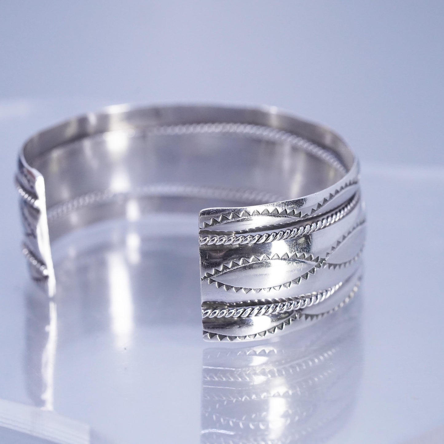 7.25”, Native American Tahe Navajo Sterling 925 silver bracelet, rocker cuff