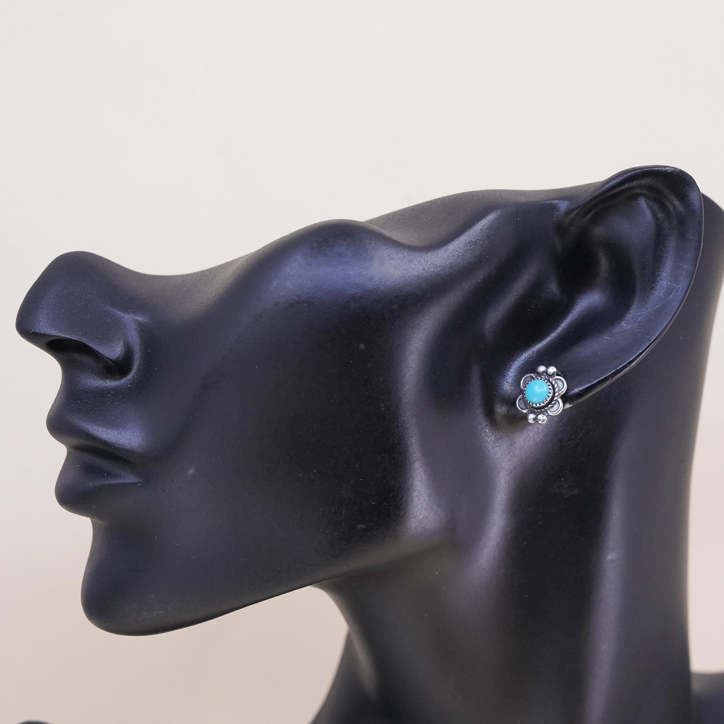 Vintage southwestern Sterling 925 silver stud with turquoise, single earring