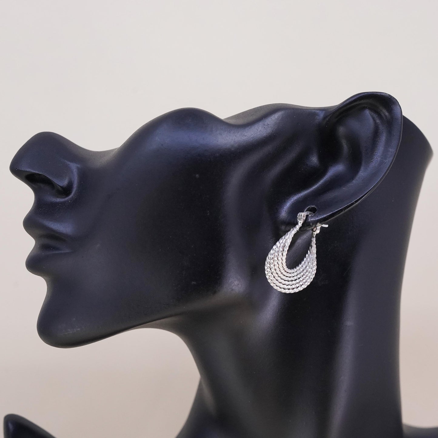 1", Vintage sterling silver loop single earring, fashion ribbed twisted hoop