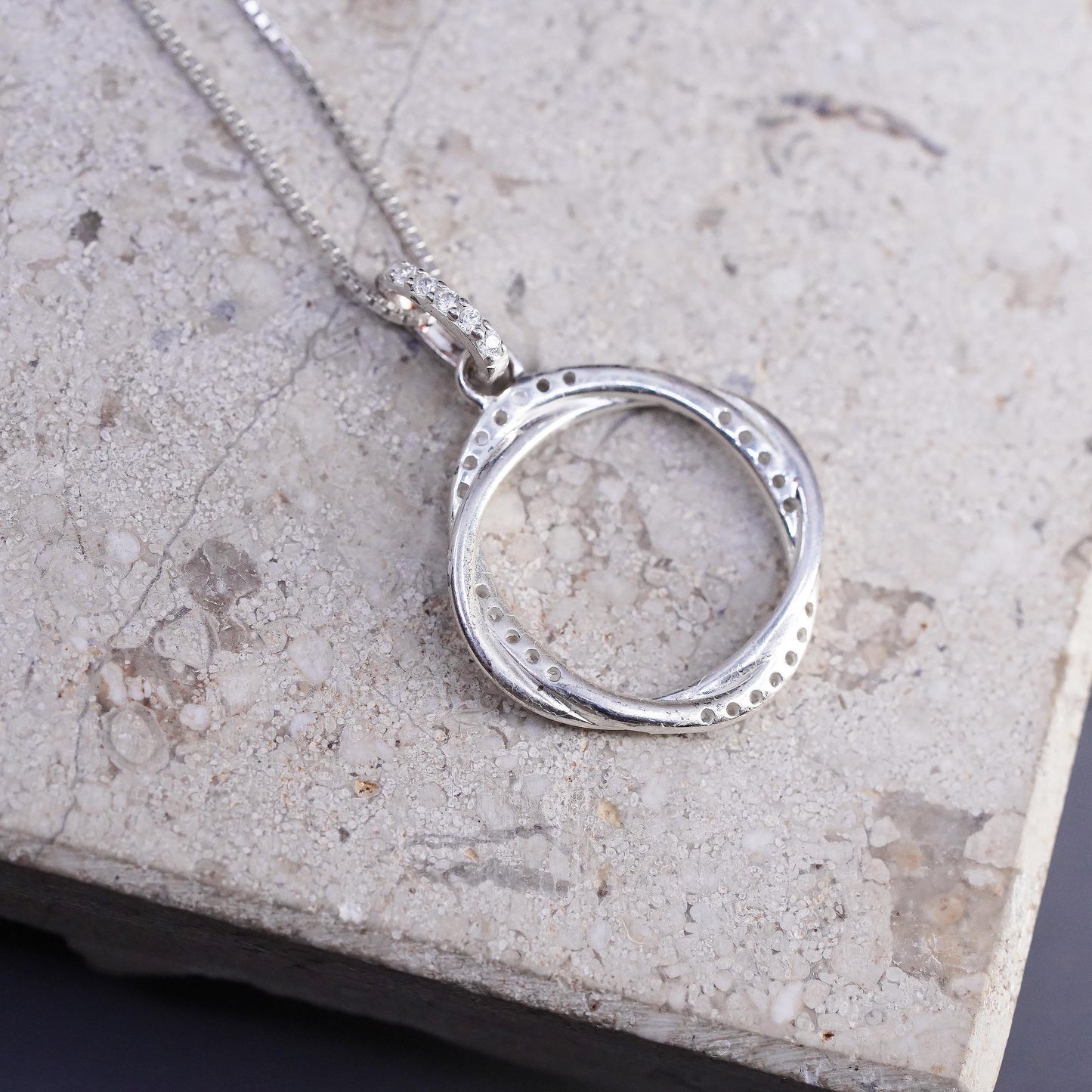 18", VTG Sterling silver necklace, 925 circle chain cluster cz circle pendant
