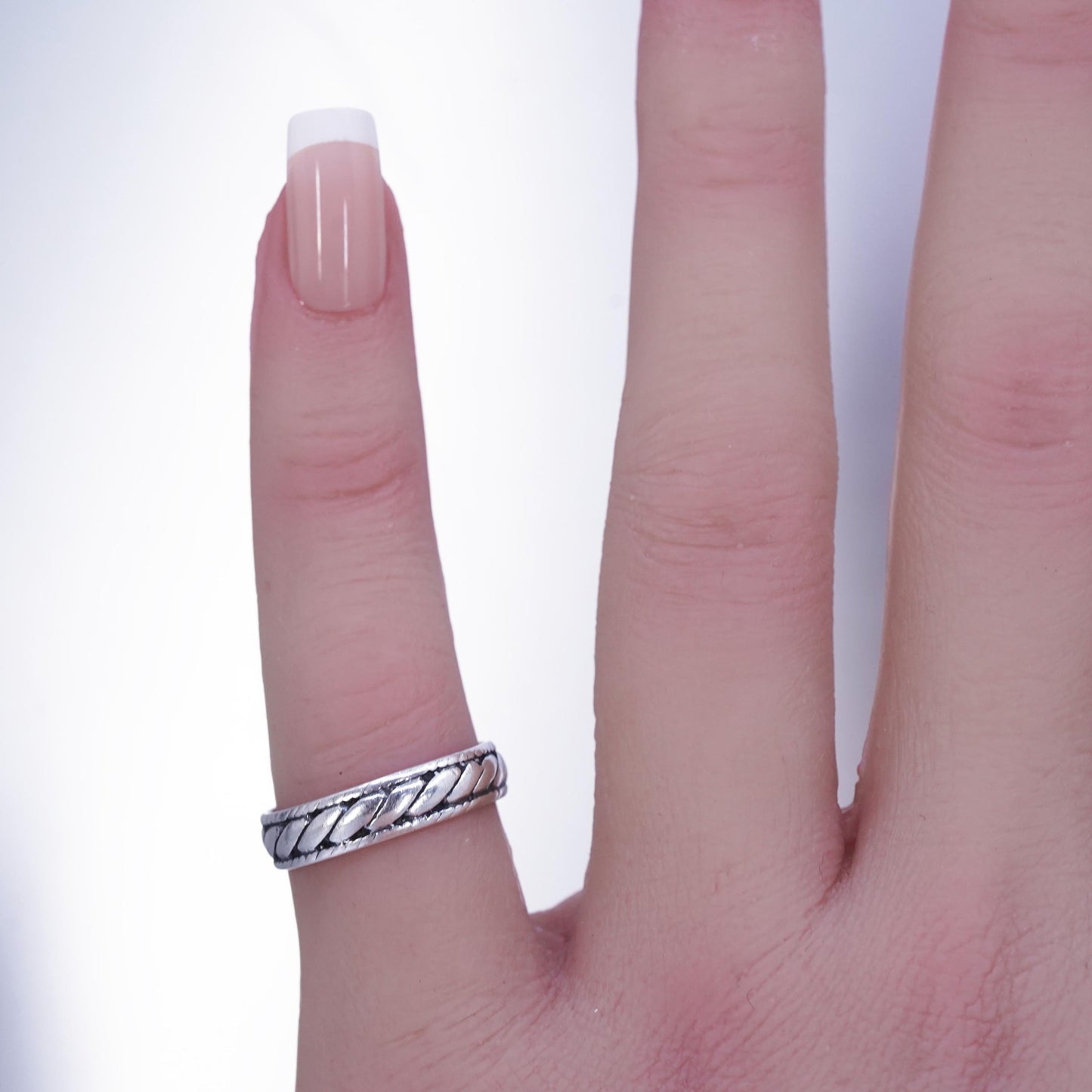 Size 5, vintage southwestern Sterling 925 silver statement ring, band w/ cable