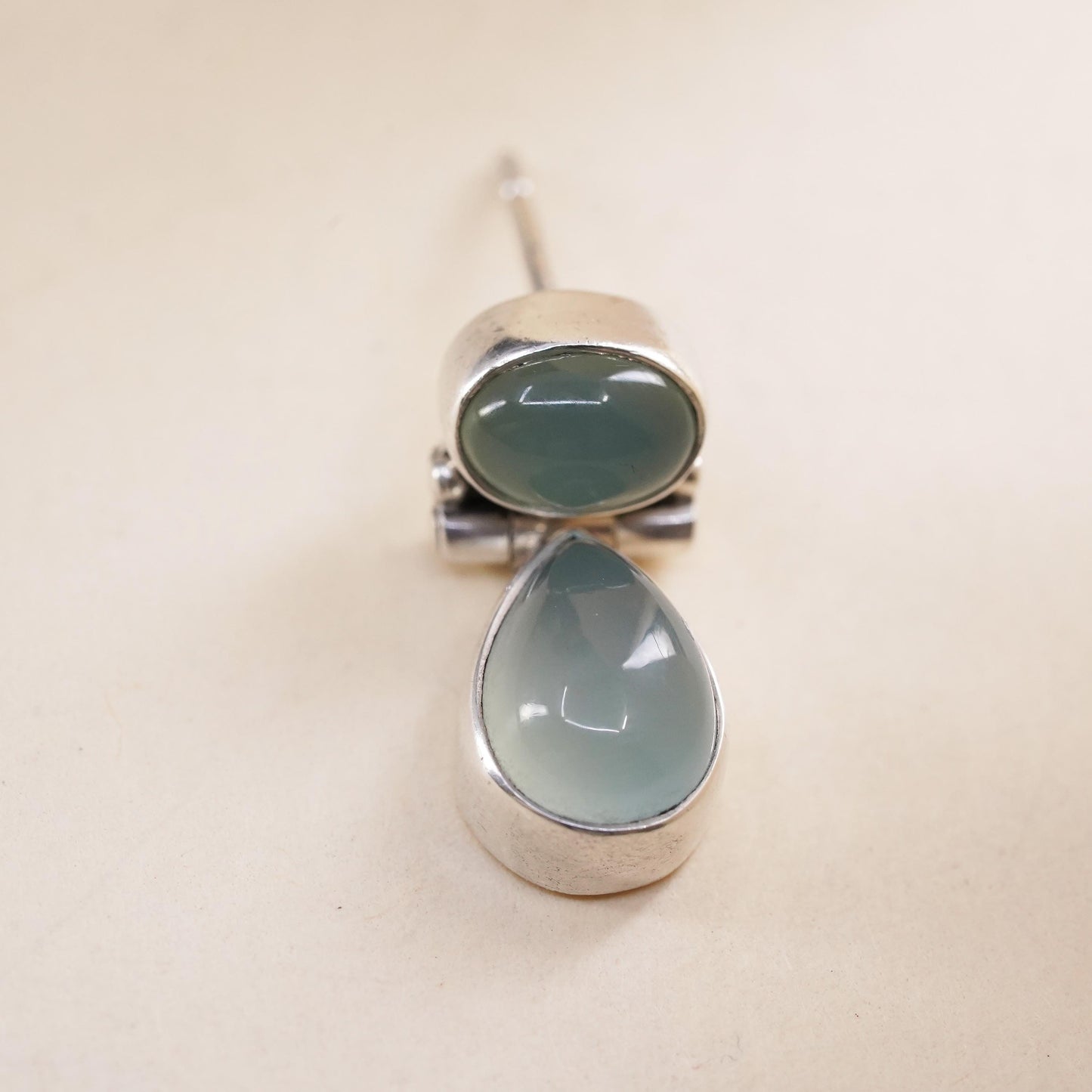 Vintage handmade single earring. Sterling 925 silver teardrop stud with jade