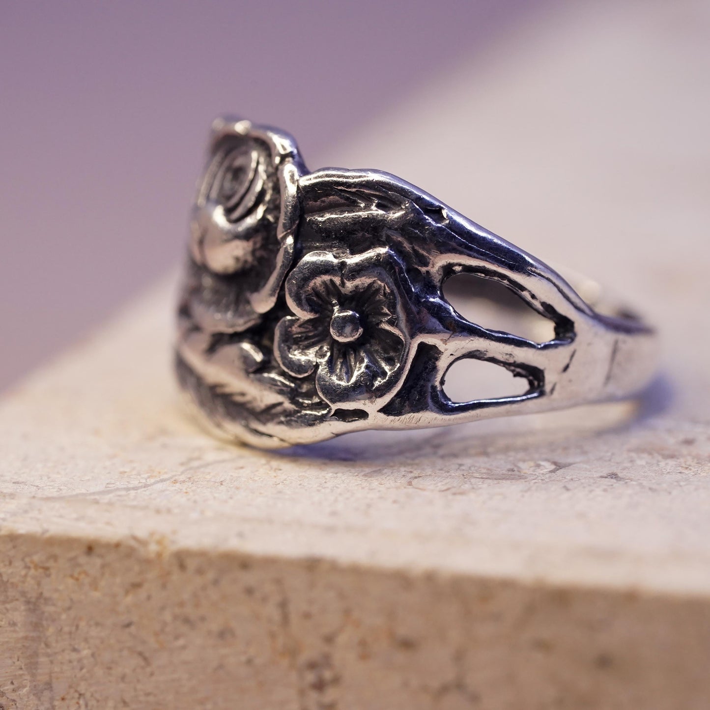 Size 7.5, VTG southwestern sterling silver handmade ring, 925 rose flower band