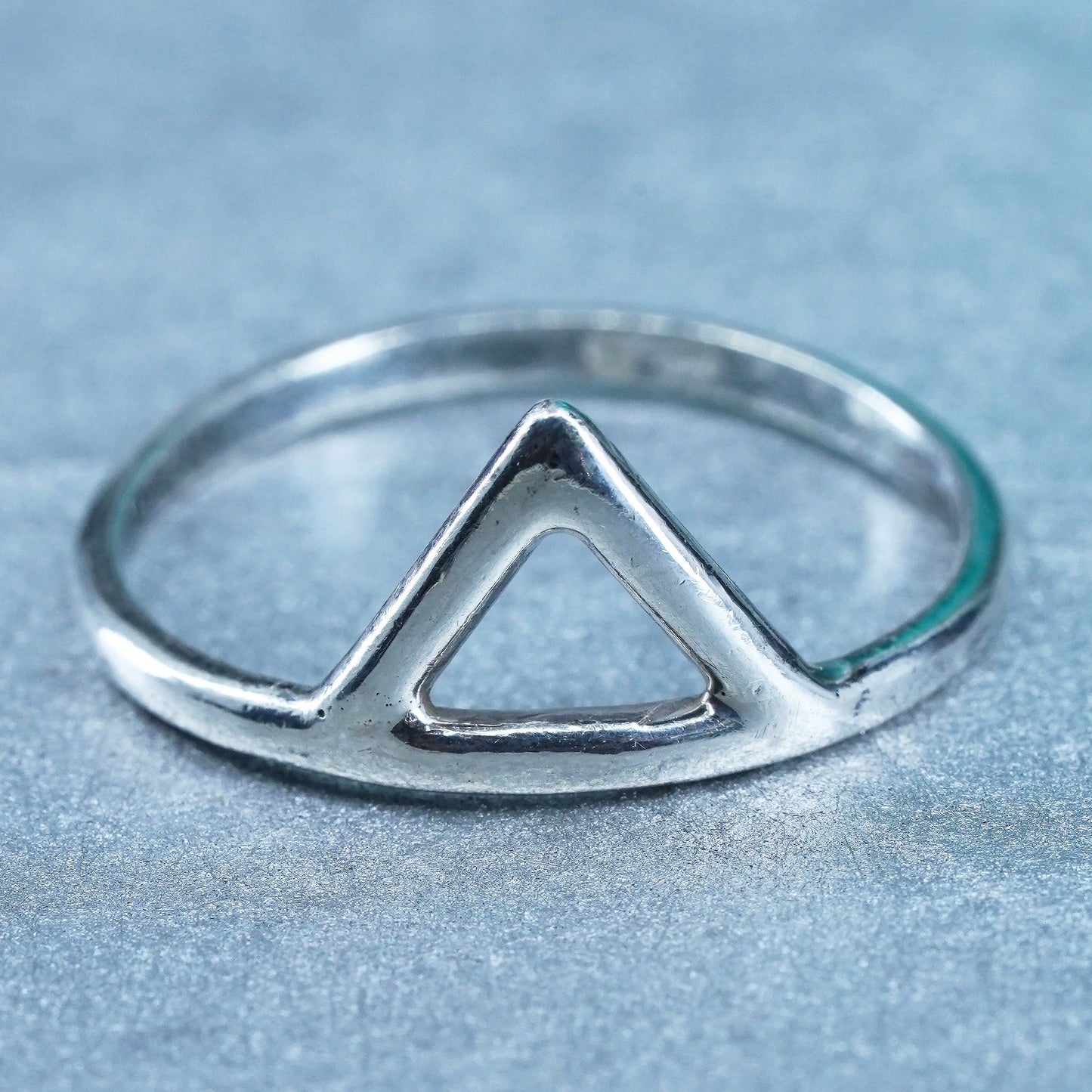 Size 9, vintage Sterling 925 silver handmade ring, modern triangular band