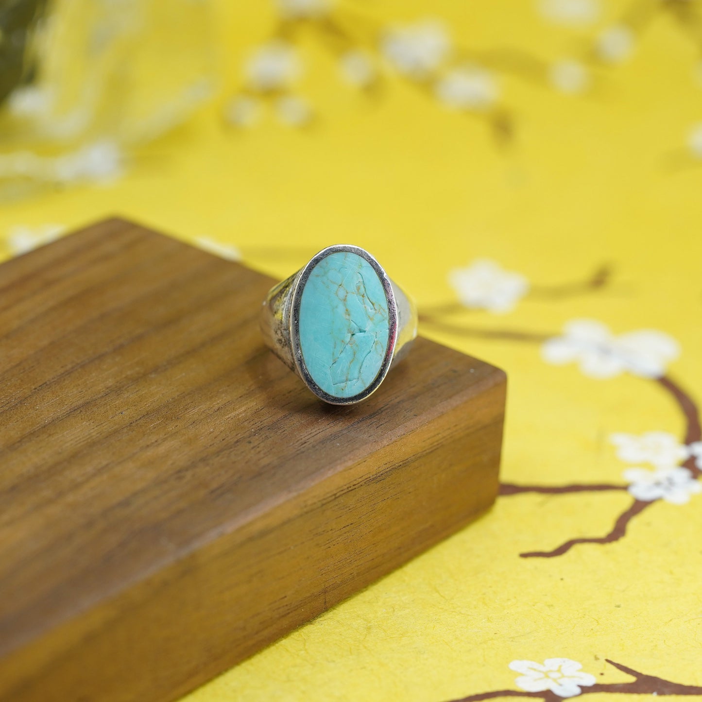 Size 6, vintage Sterling 925 silver handmade ring with oval turquoise inlay