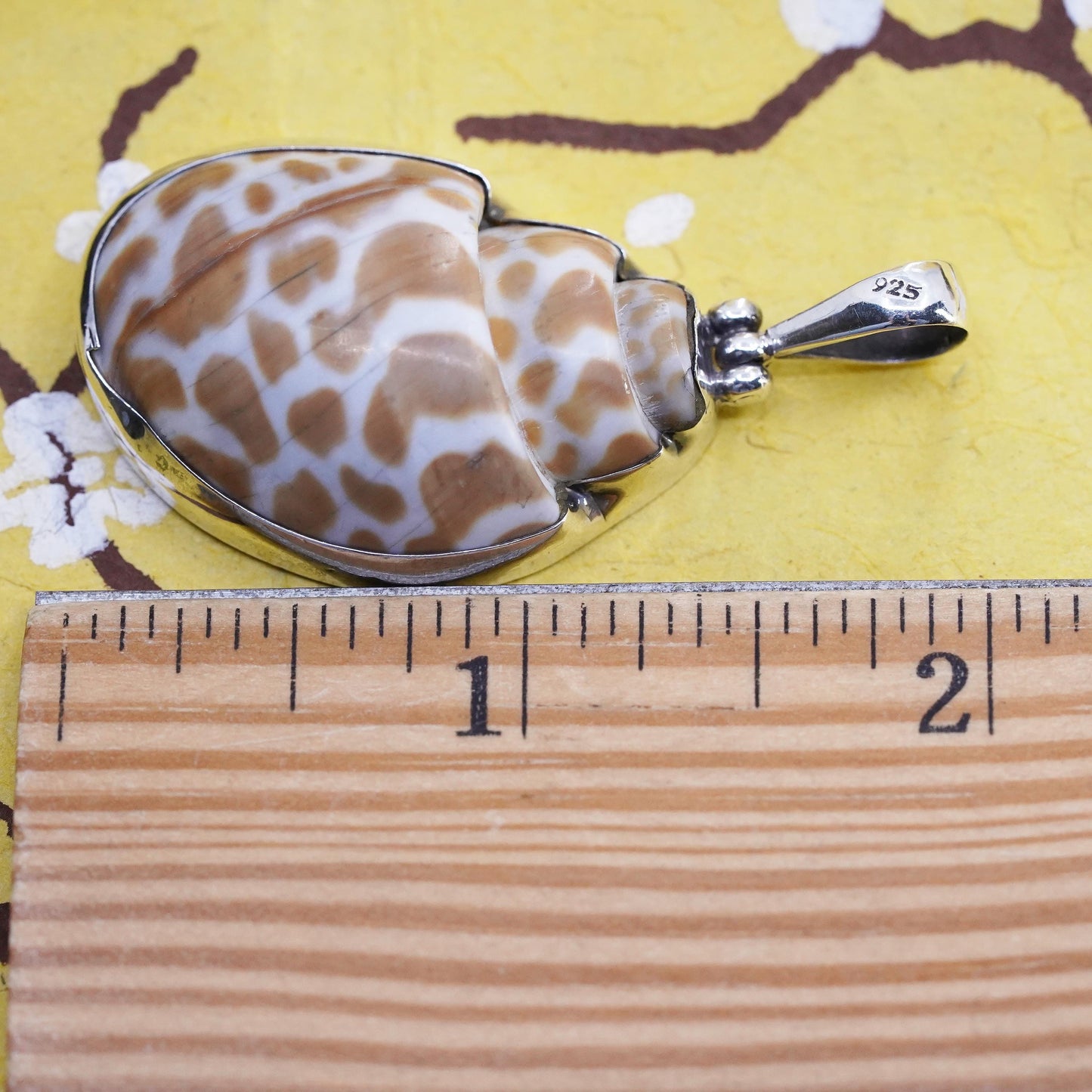 Vintage Sterling silver handmade pendant, 925 frame with shell