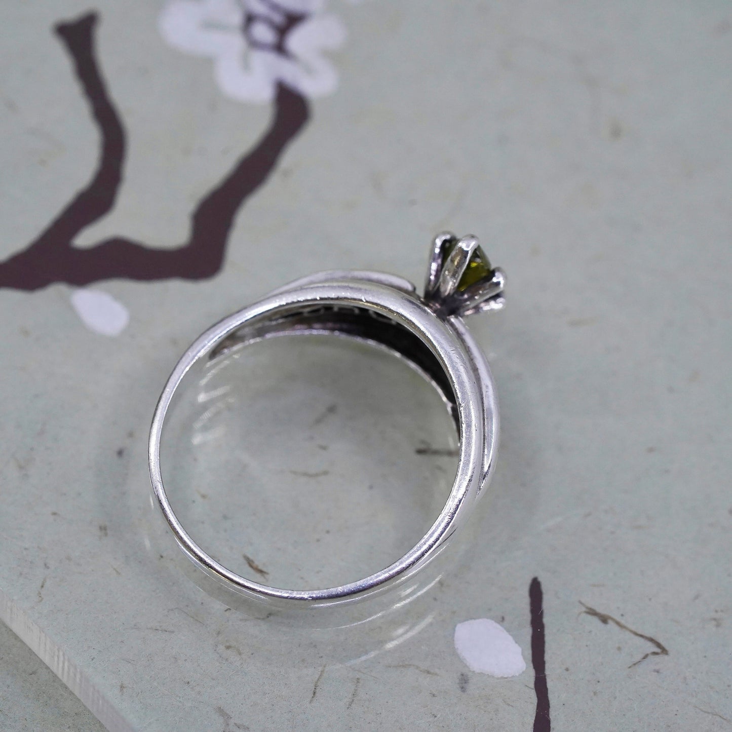 Size 8, Vintage sterling 925 silver handmade ring with peridot and cz