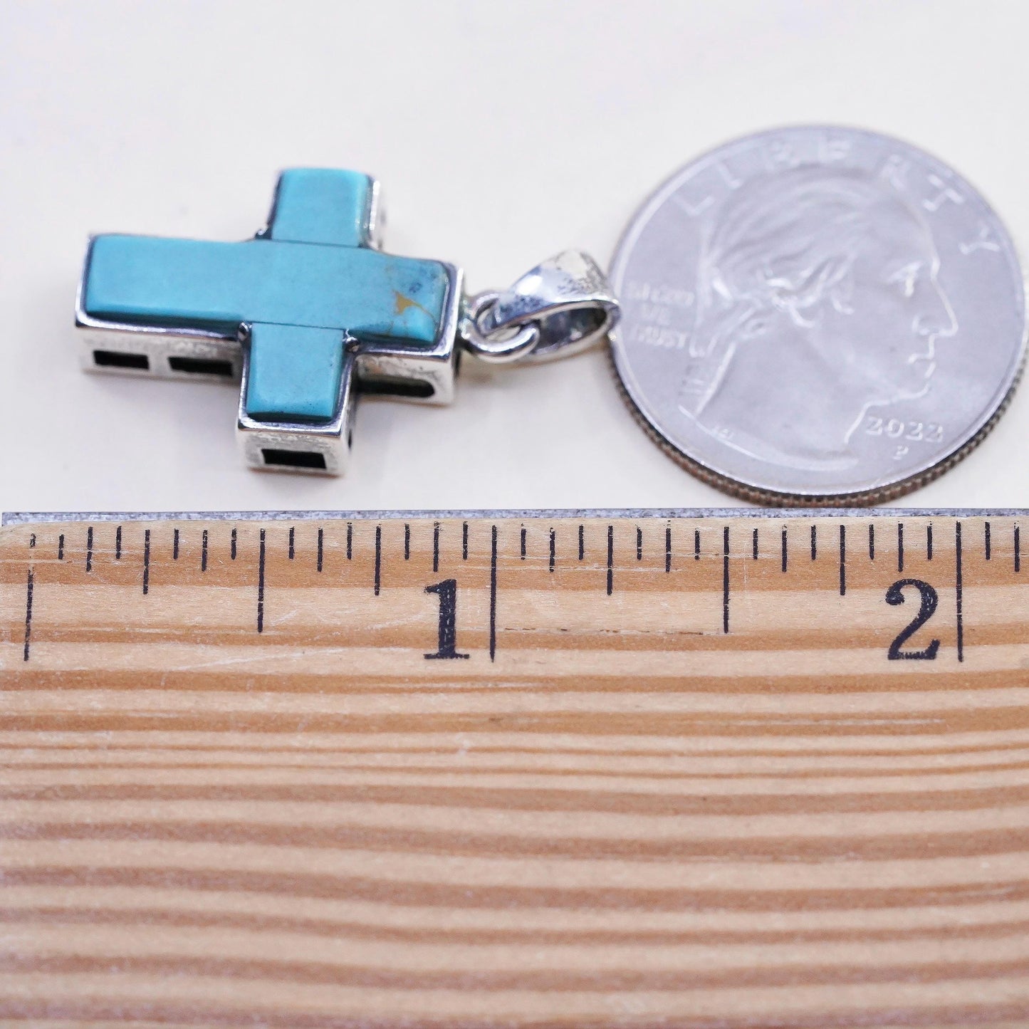 Vintage southwestern Sterling silver pendant, filigree 925 cross turquoise