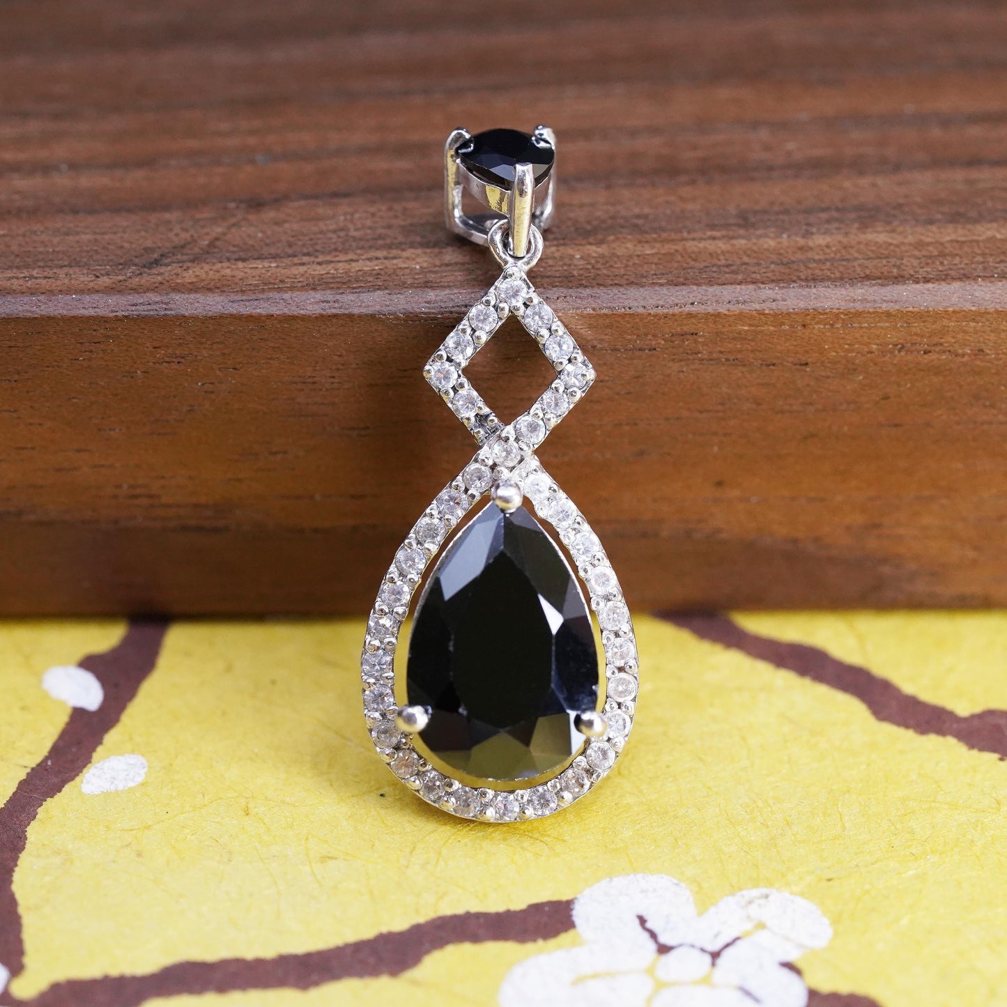 Vintage Sterling Silver 925 teardrop pendant with hematite and cluster cz
