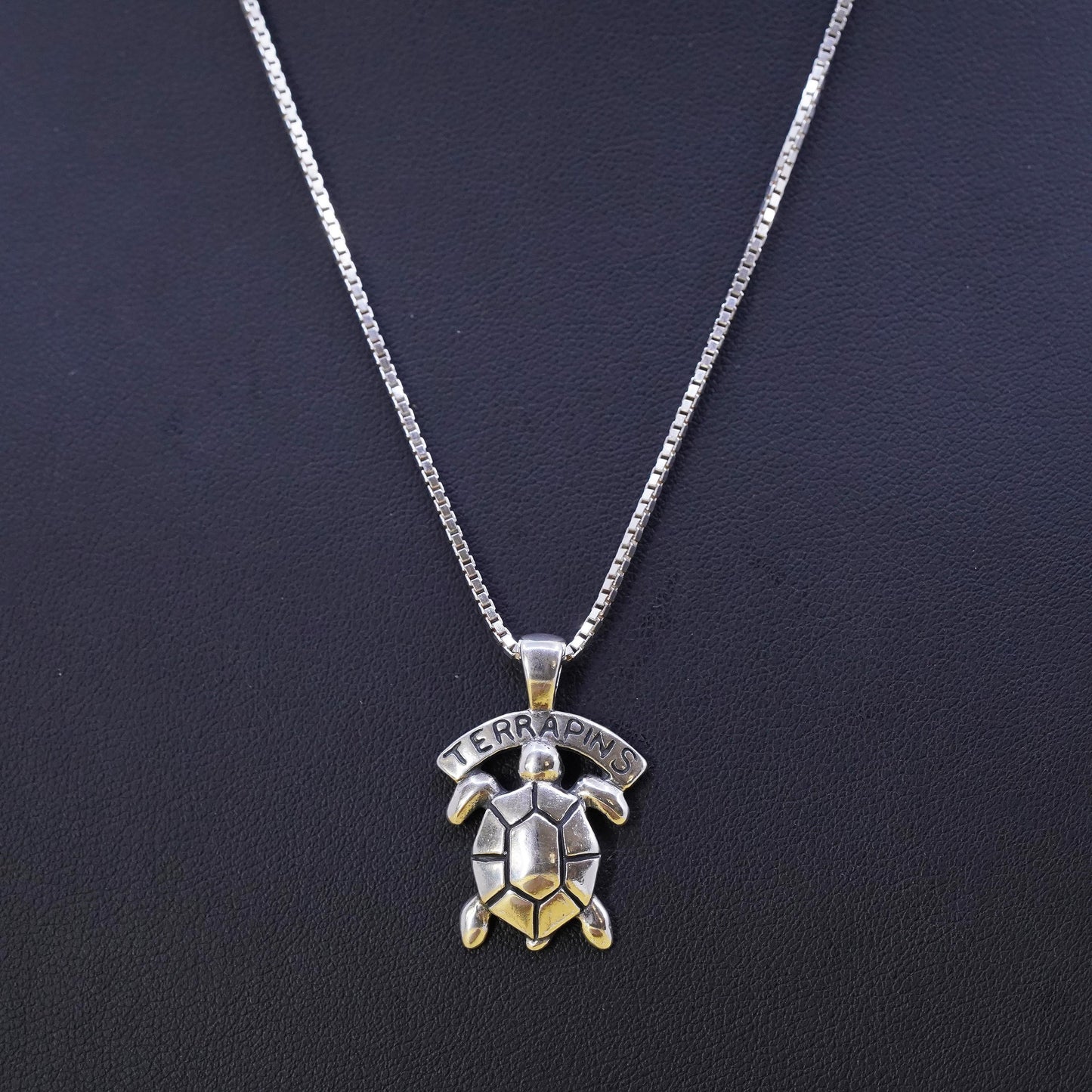 18” Italian Sterling silver necklace, 925 box chain sea turtle pendant desire