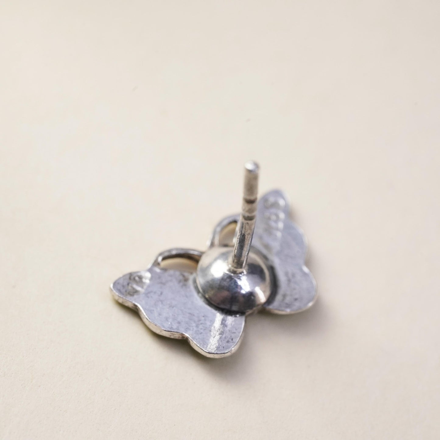 vtg handmade single earring. Sterling 925 silver green enamel butterfly stud