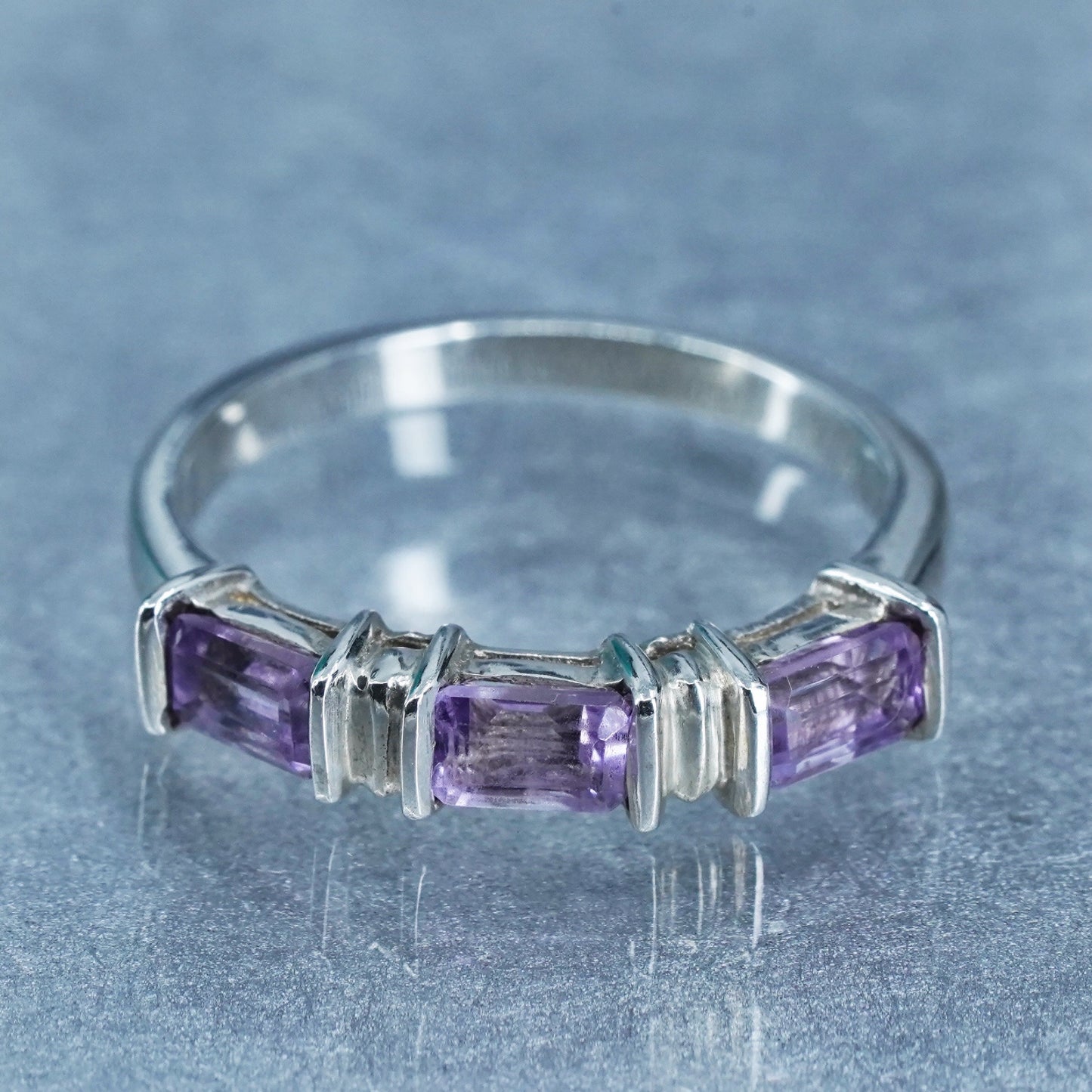 Size 7, vintage Sterling 925 silver handmade band ring with amethyst