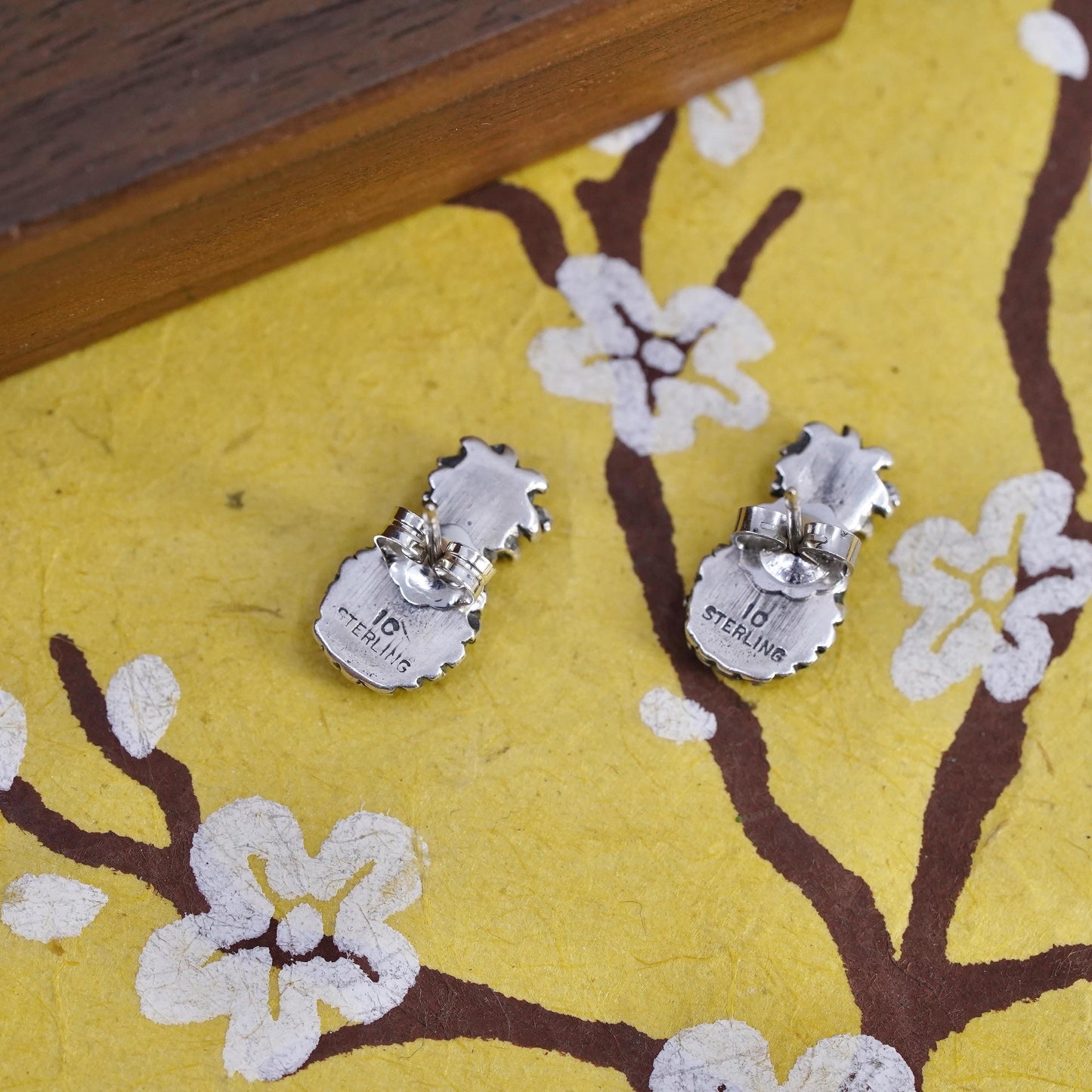 VTG Native American southwestern Sterling silver earrings, 925 pineapple studs