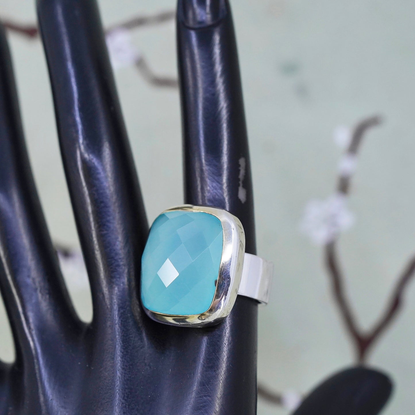 Size 7, vintage Sterling 925 silver statement ring and chalcedony