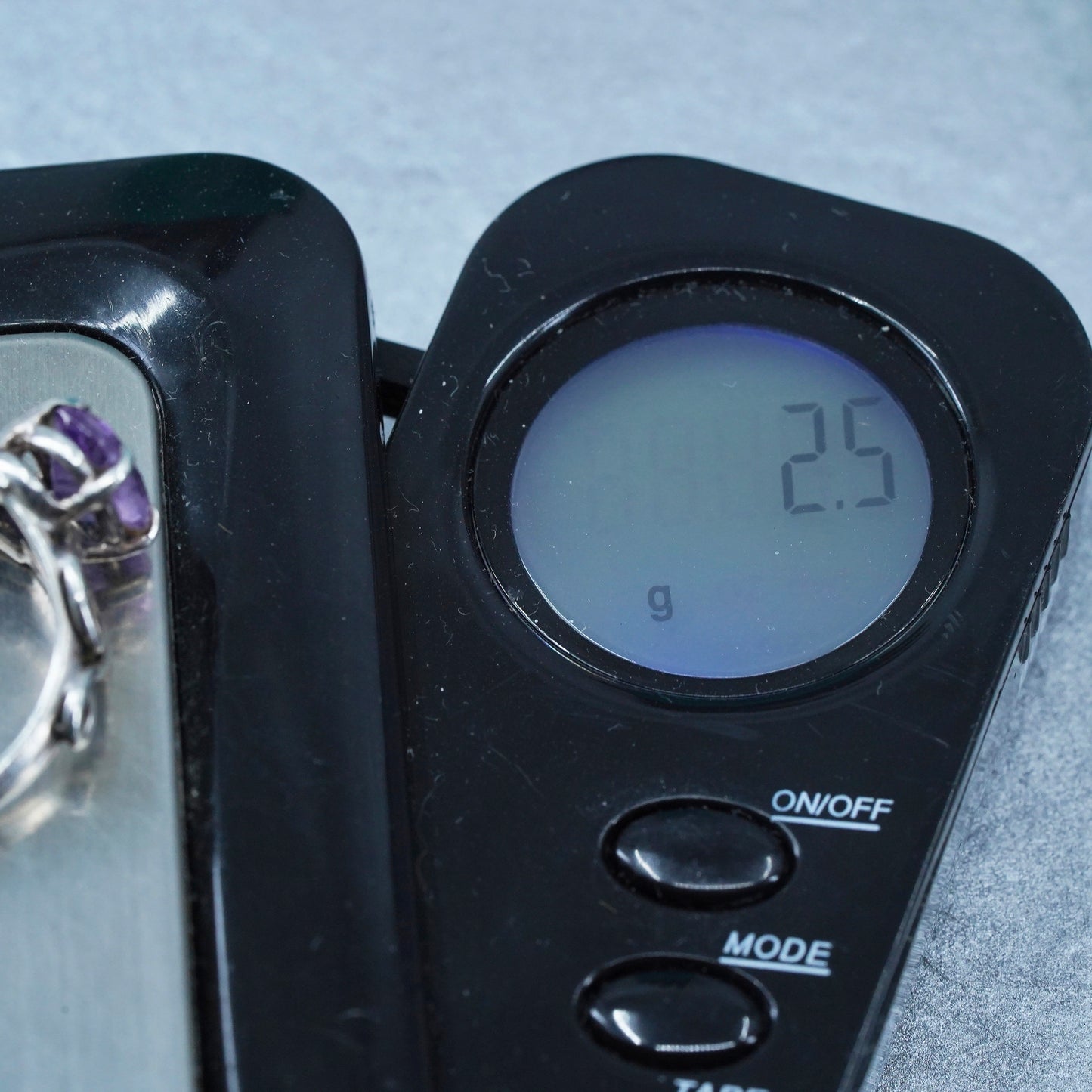 Size 6, vintage Sterling 925 silver handmade ring with amethyst sprial detail