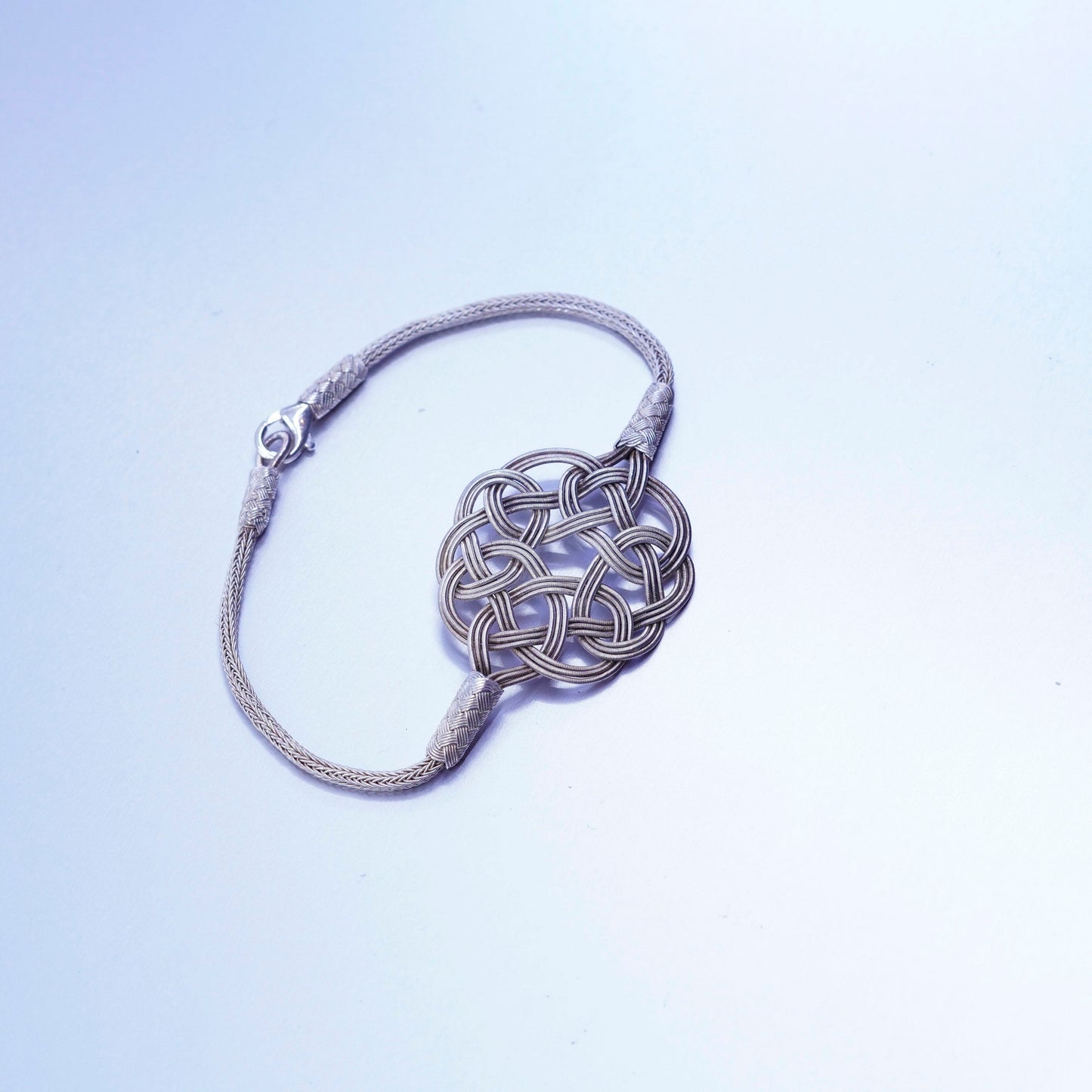 7.25”, Vintage Italy Sterling 925 silver wheat chain Irish Celtic knot bracelet