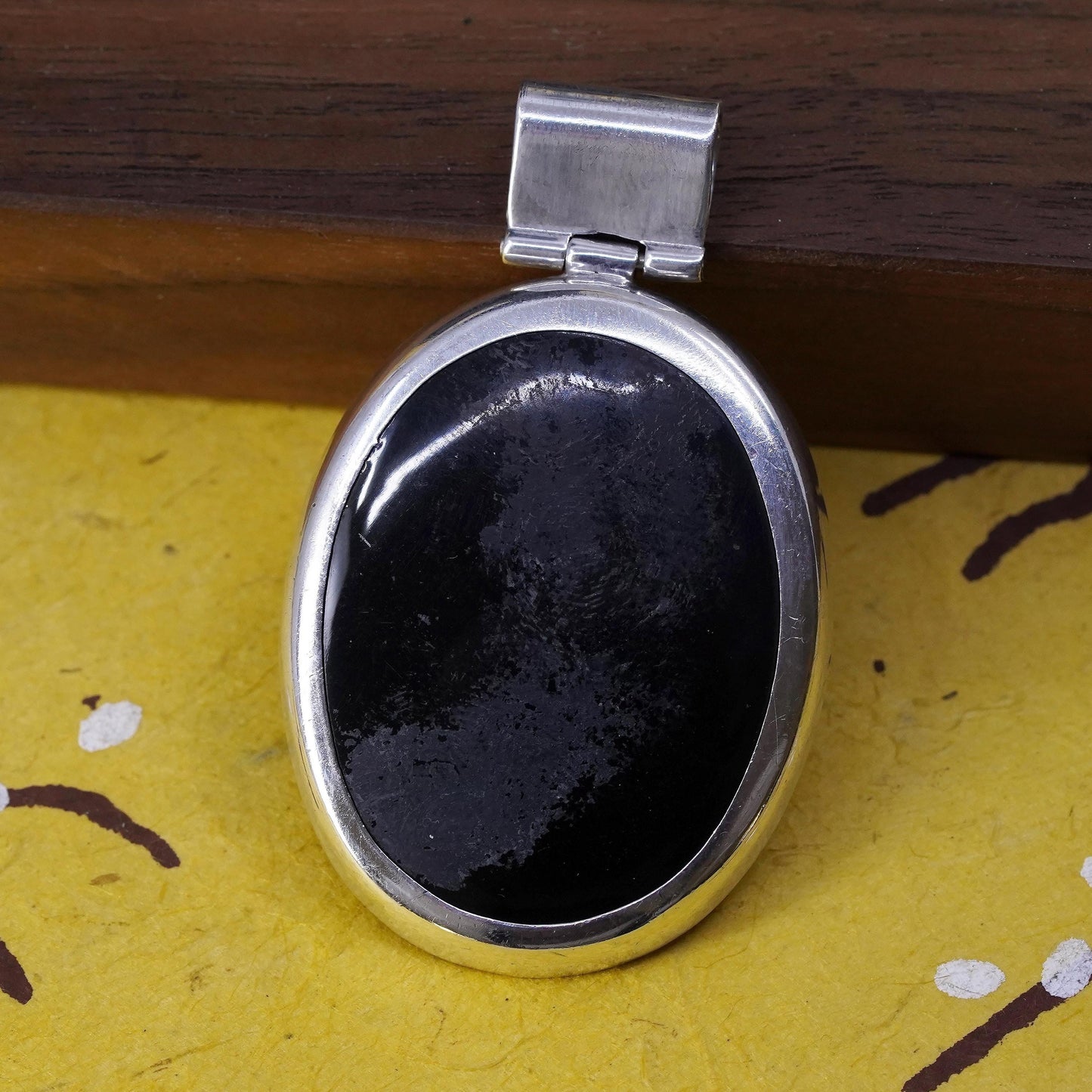 Vintage Mexican Sterling 925 silver handmade pendant with oval onyx inlay