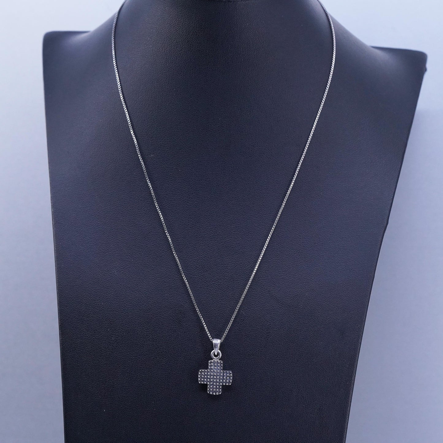 18”, Vintage Sterling silver necklace, box chain with 925 beaded cross pendant