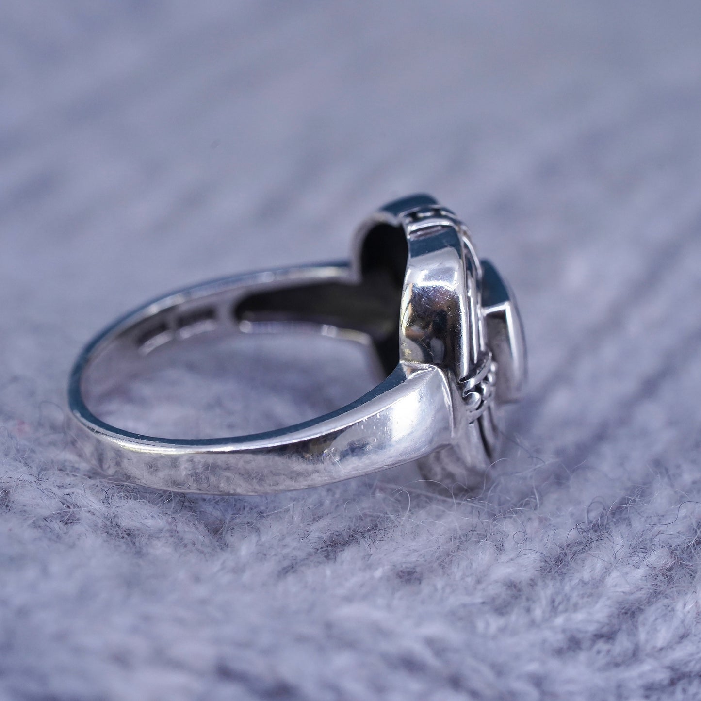 Size 9, vintage Sterling 925 silver handmade square ring with onyx and ribbed