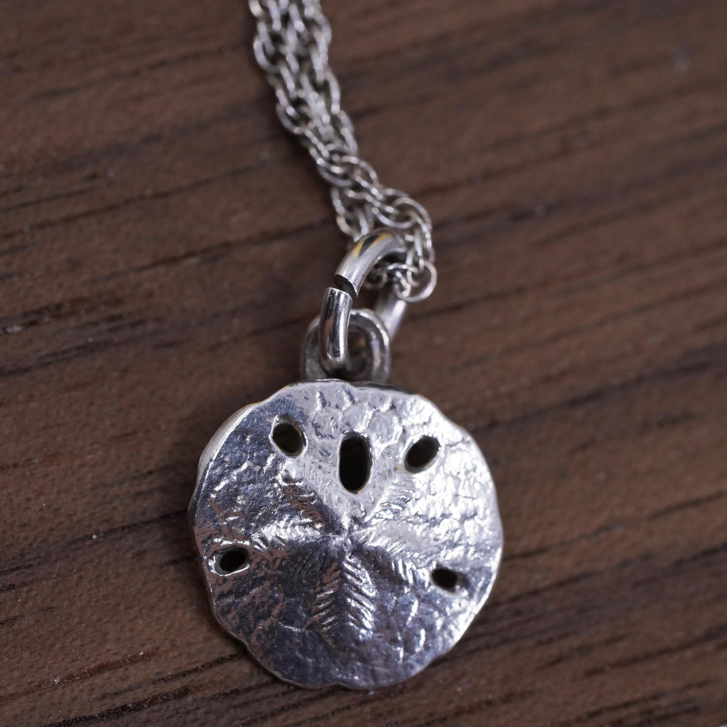 20”, Sterling Silver 925 Singapore rope chain necklace 925 sand dollar pendant
