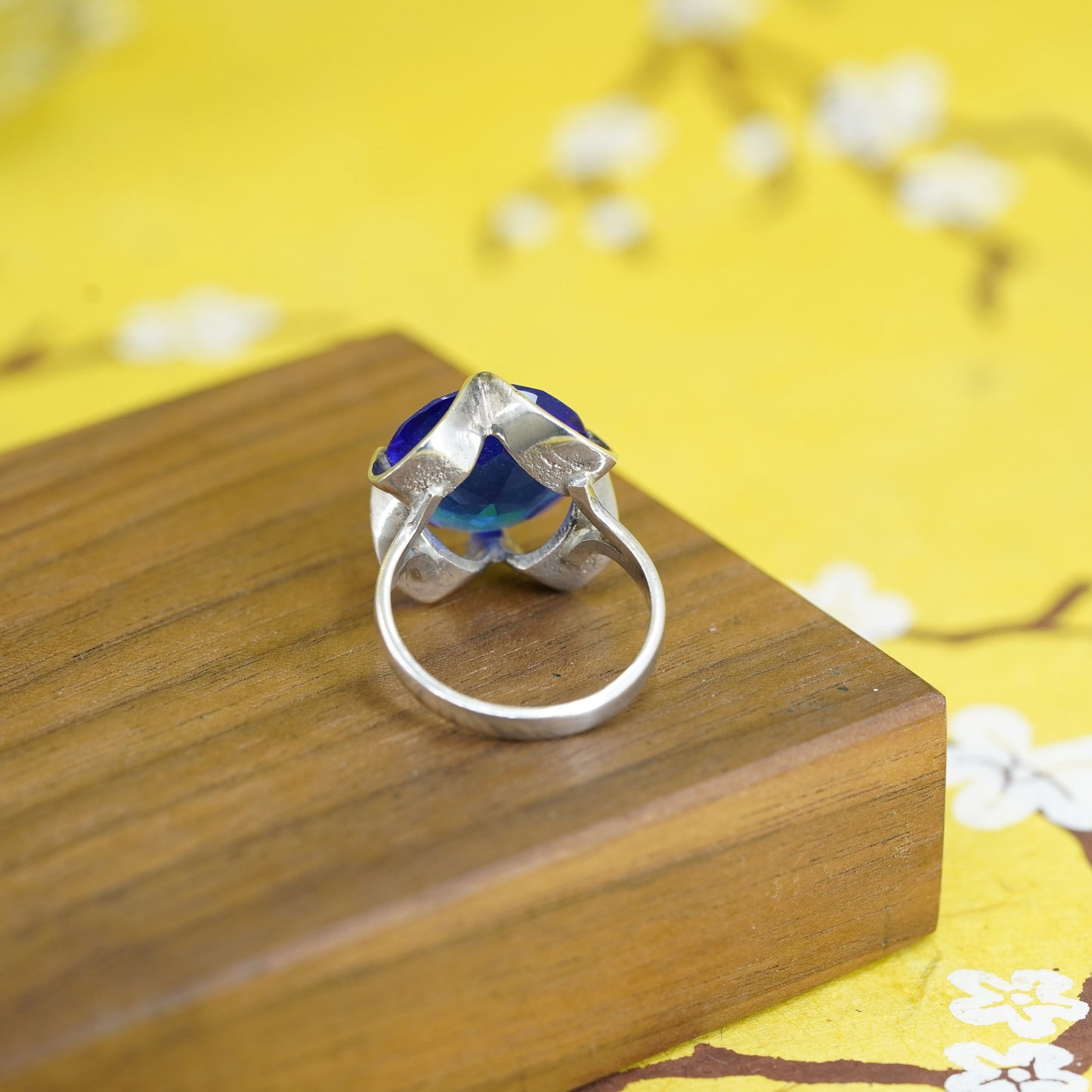 Size 7.5, Vintage Sterling 925 silver handmade flower crown ring blue quartz