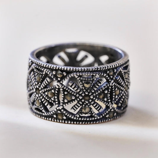 Size 8.5, VTG Sterling silver ring, 925 filigree cross band cluster Marcasite