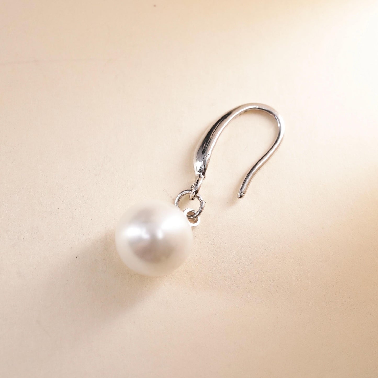 Vintage sterling silver 925 handmade single earring with white freshwater pearl