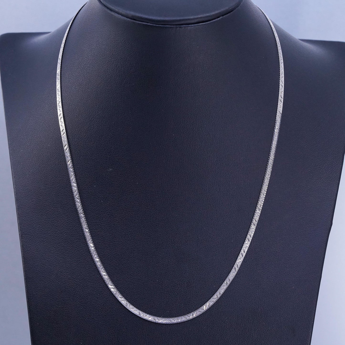 18”, vintage Italian Sterling 925 silver textured herringbone chain necklace