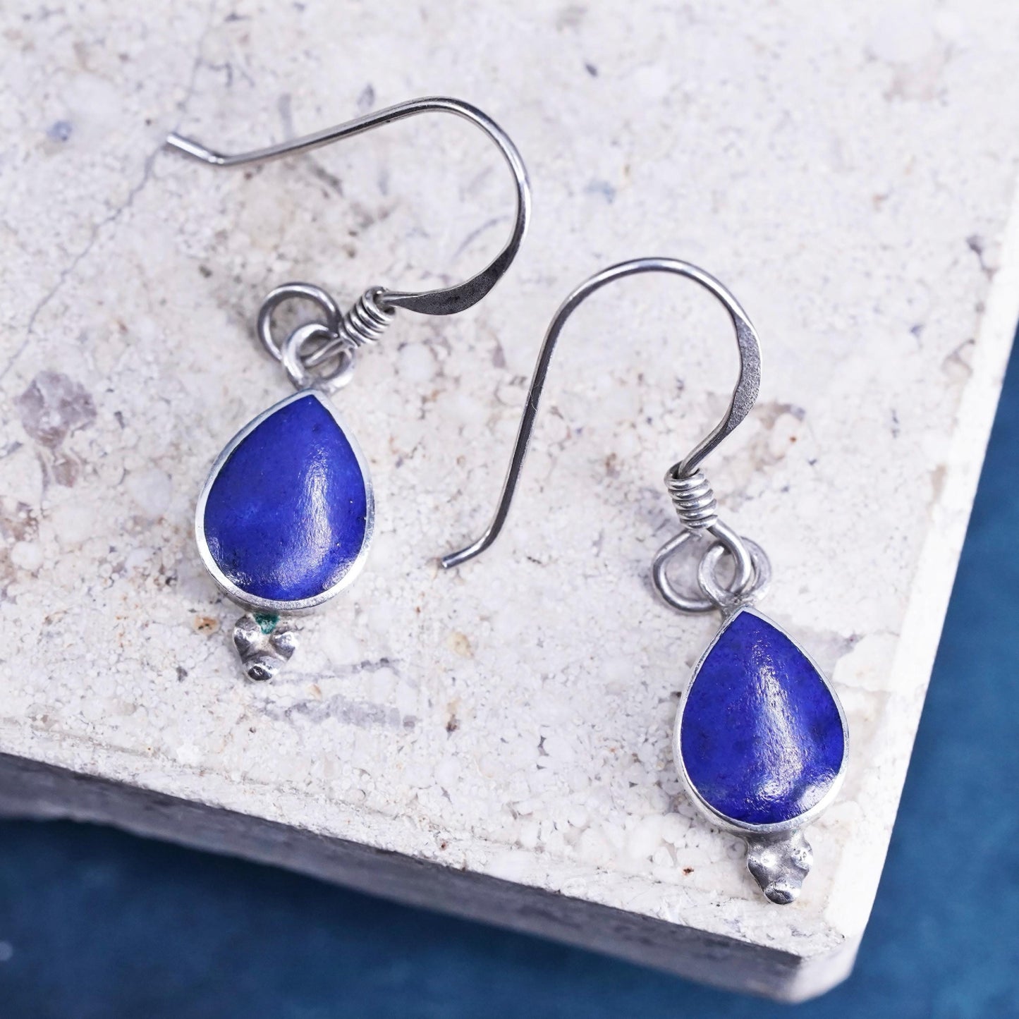 Vintage southwestern sterling 925 silver handmade teardrop earrings blue onyx