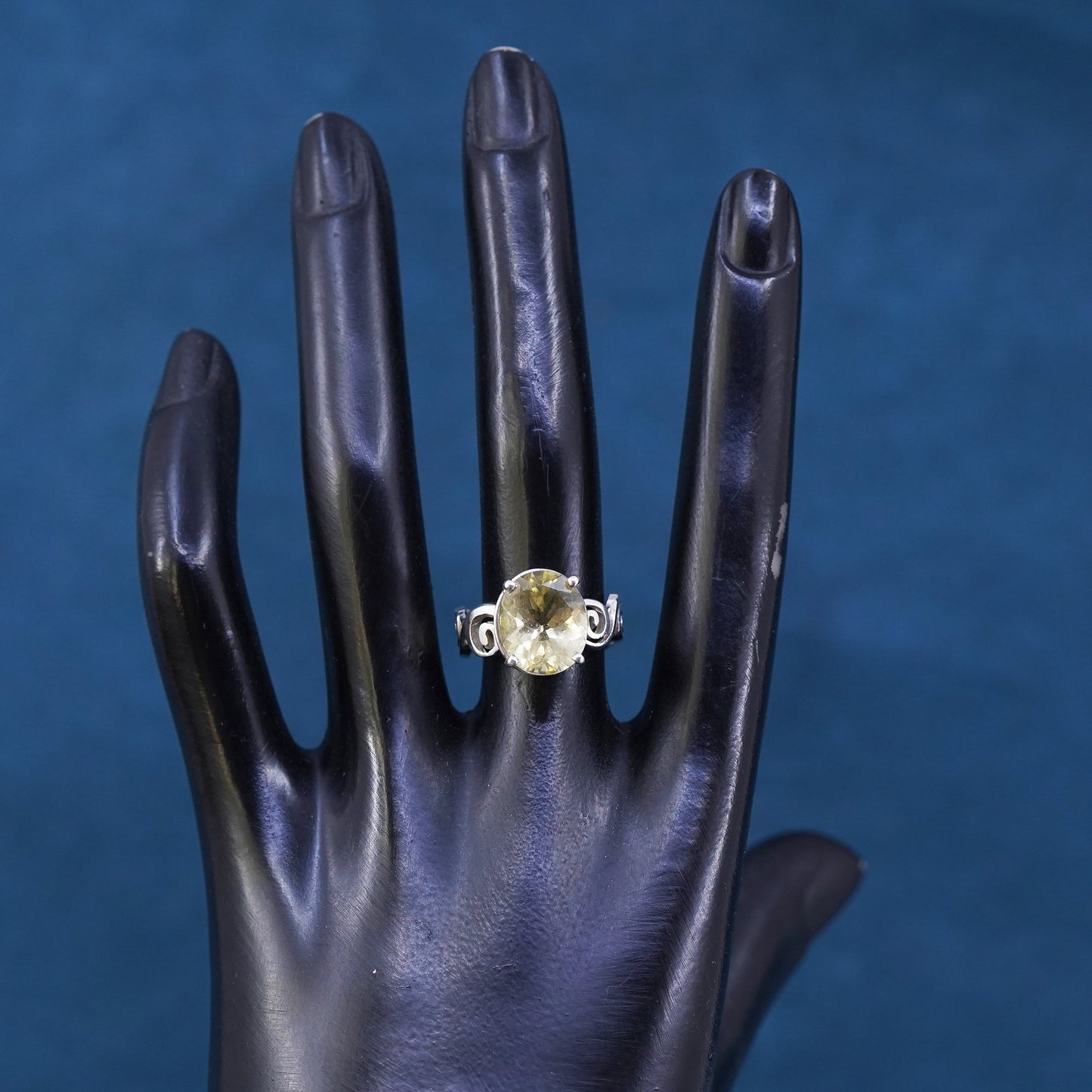 Size 6.5, vintage Sterling 925 silver handmade ring with oval citrine