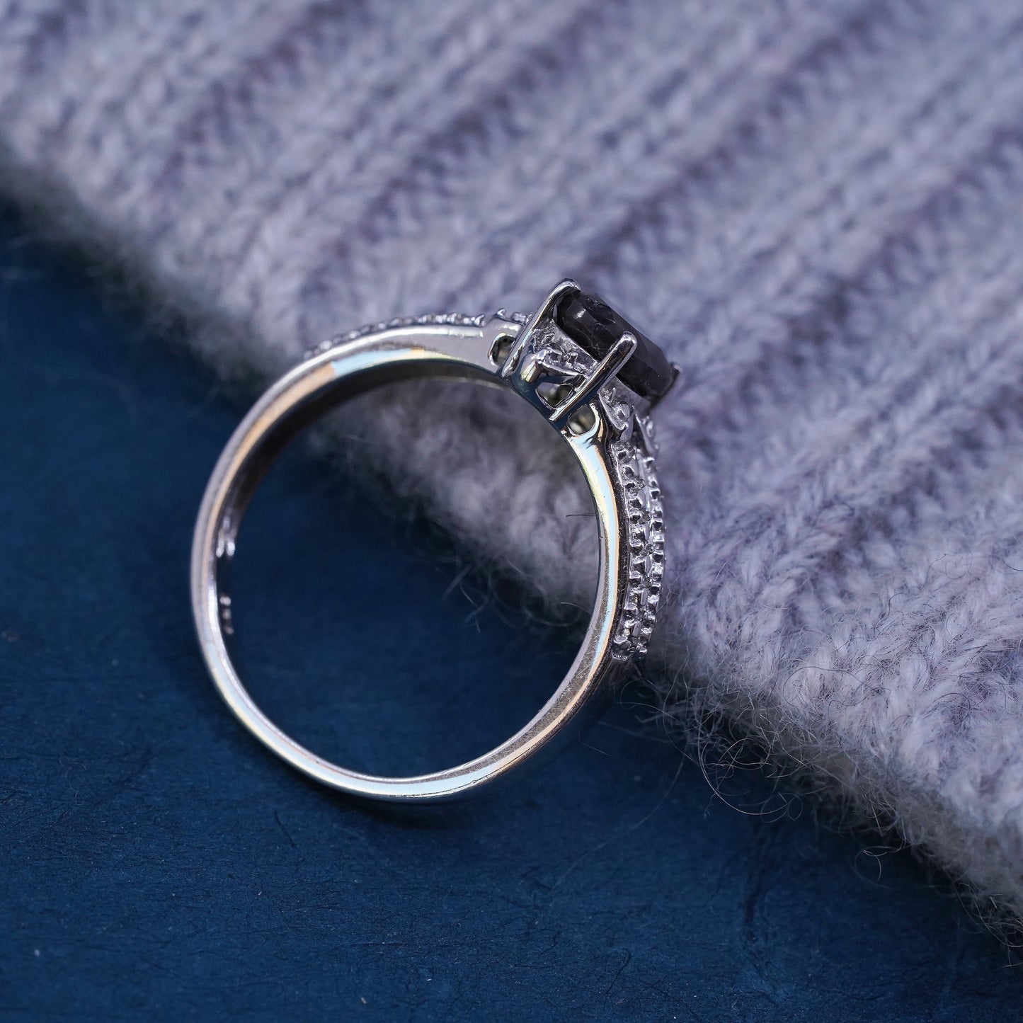 Size 8.25, Vintage Sterling 925 silver handmade ring, band with black agate