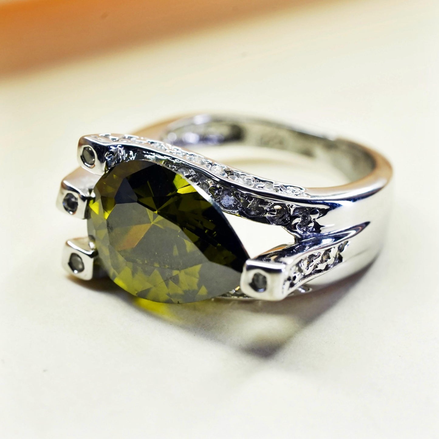 Size 5, Vintage Sterling 925 silver ring with teardrop olive green quartz cz