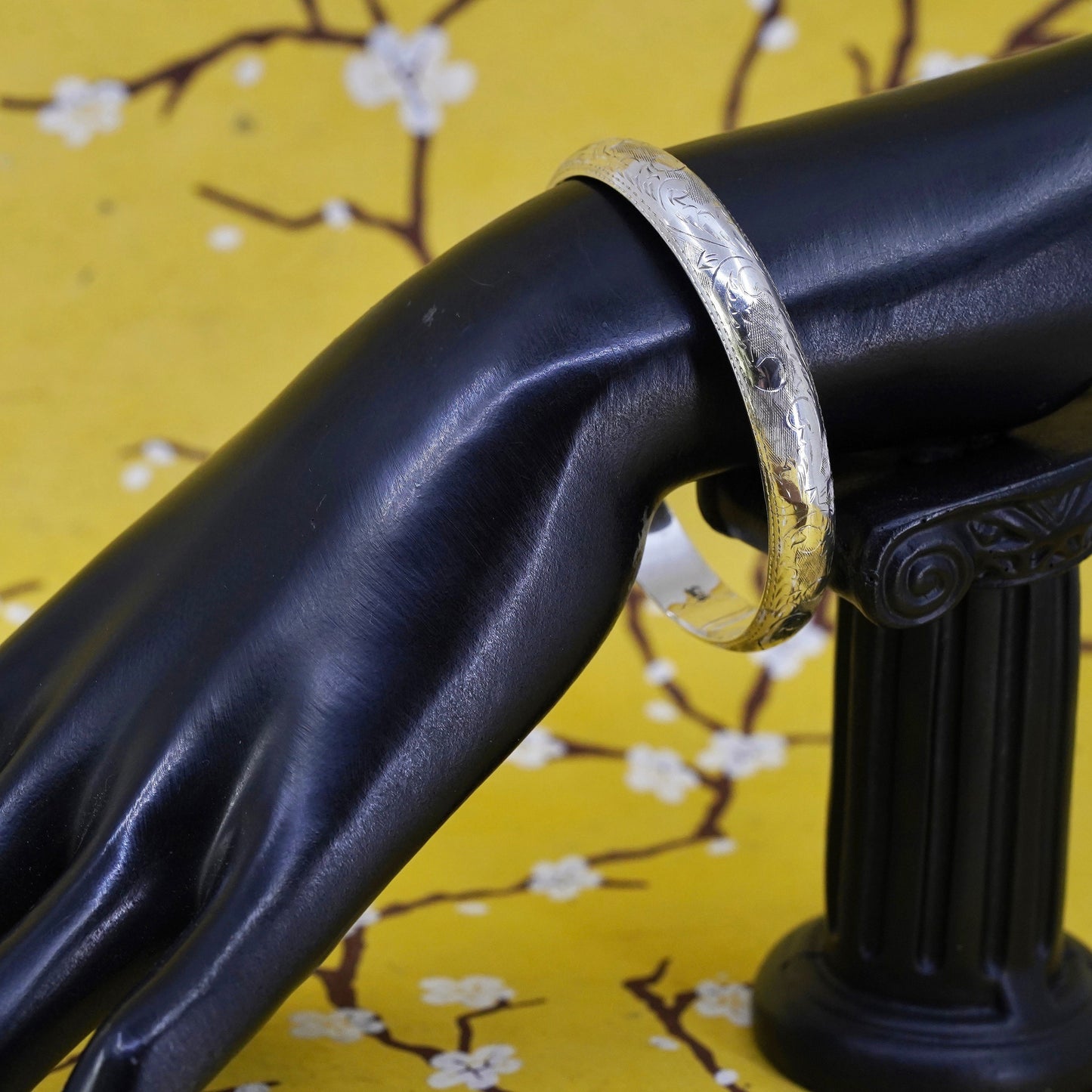 7.5", sterling silver bracelet, textured 925 hinged bangle with security chain