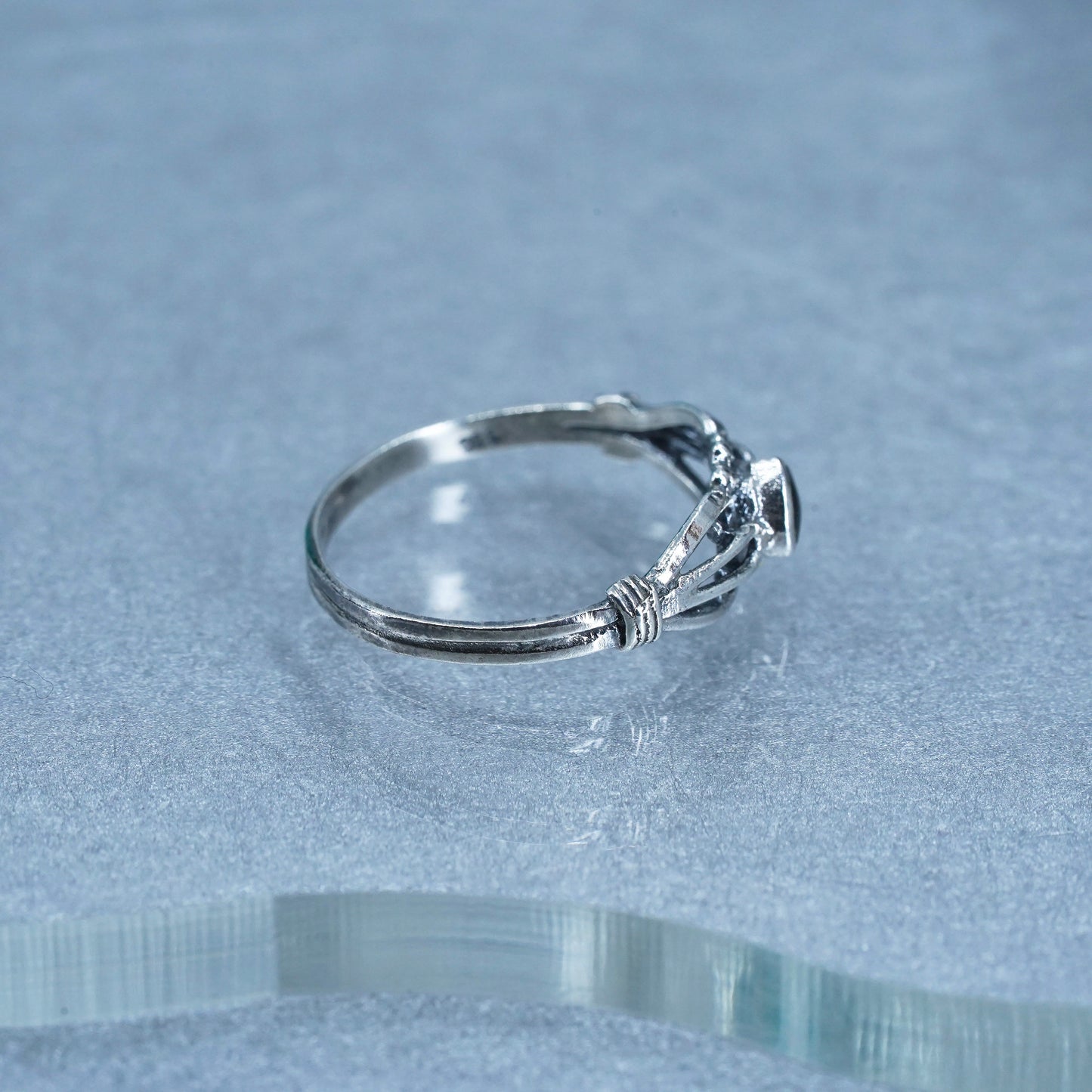 Size 5, vintage Sterling 925 silver handmade ring with onyx heart