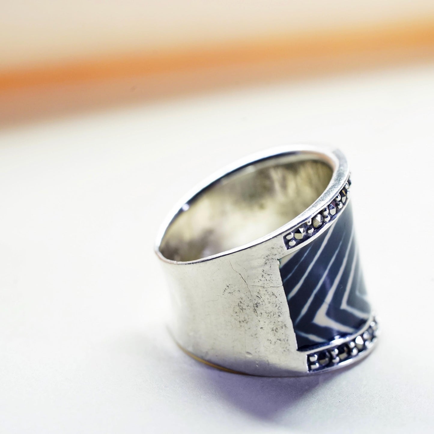 Size 6, Vinatge Sterling silver ring, 925 wide band w/ zebra enamel marcasite