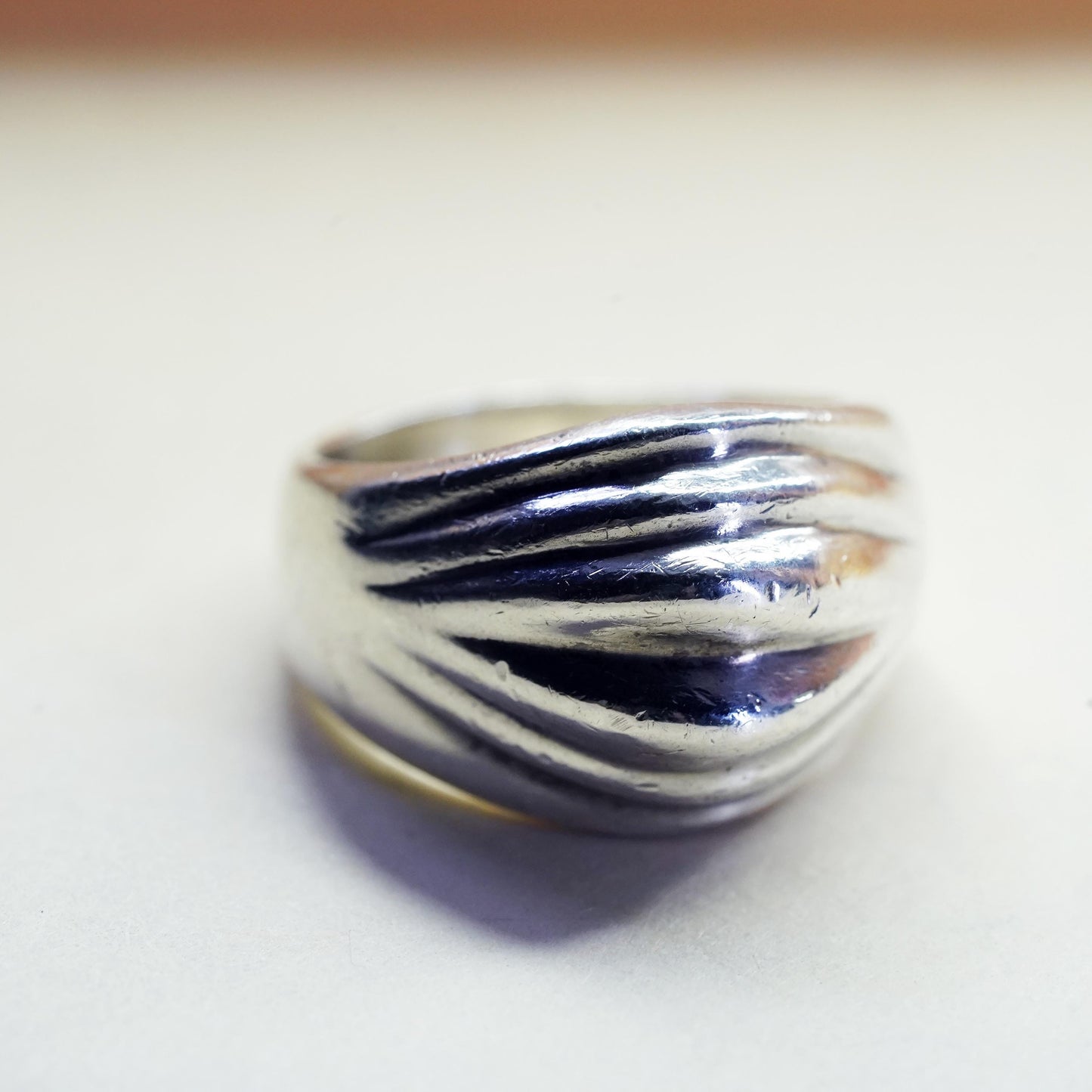 Size 6, vintage sterling silver ribbed ring, southwestern 925 band, modernist