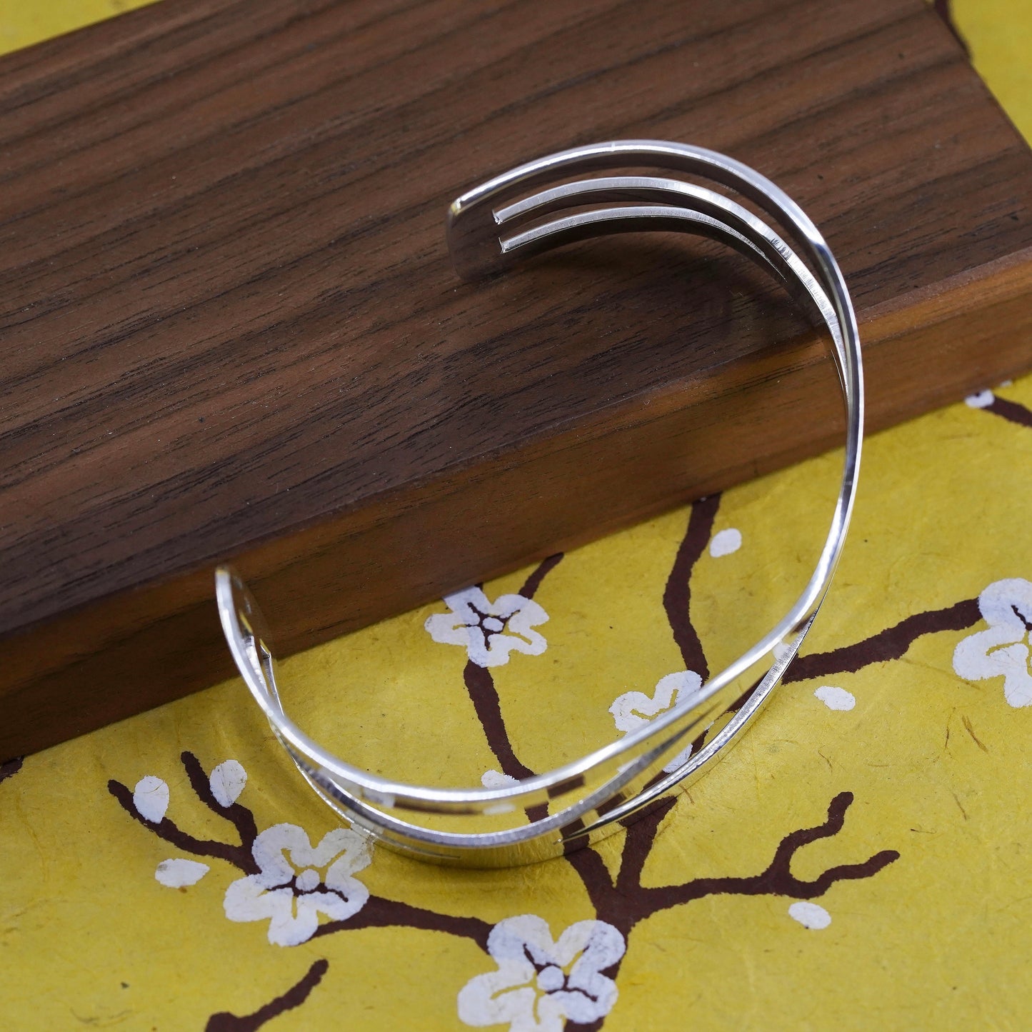 7", Vintage Mexican Sterling silver handmade bracelet, wavy 925 wide cuff