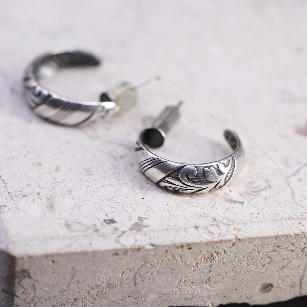 0.5", VTG Sterling silver hammered textured earrings, 925 textured hoops studs