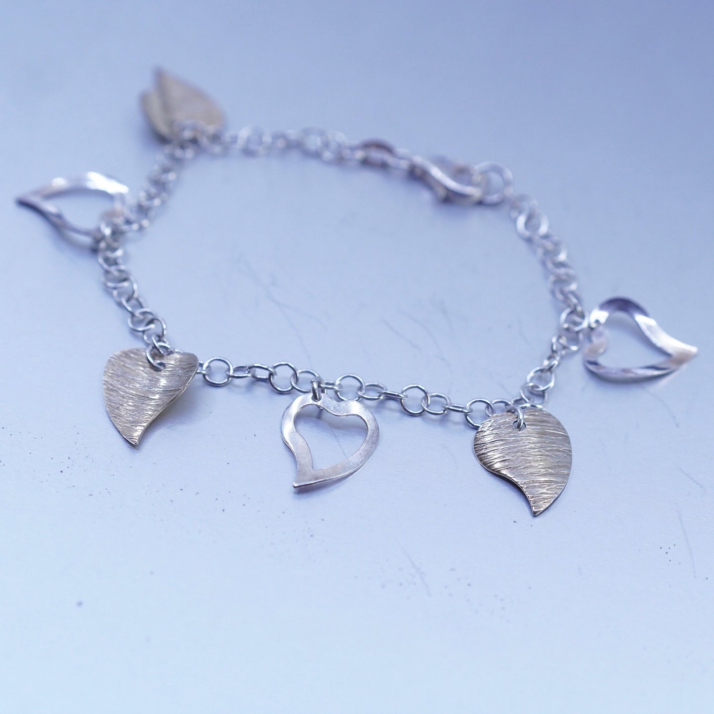 7.5”, vtg Sterling 925 silver handmade bracelet, circle chain with heart charms