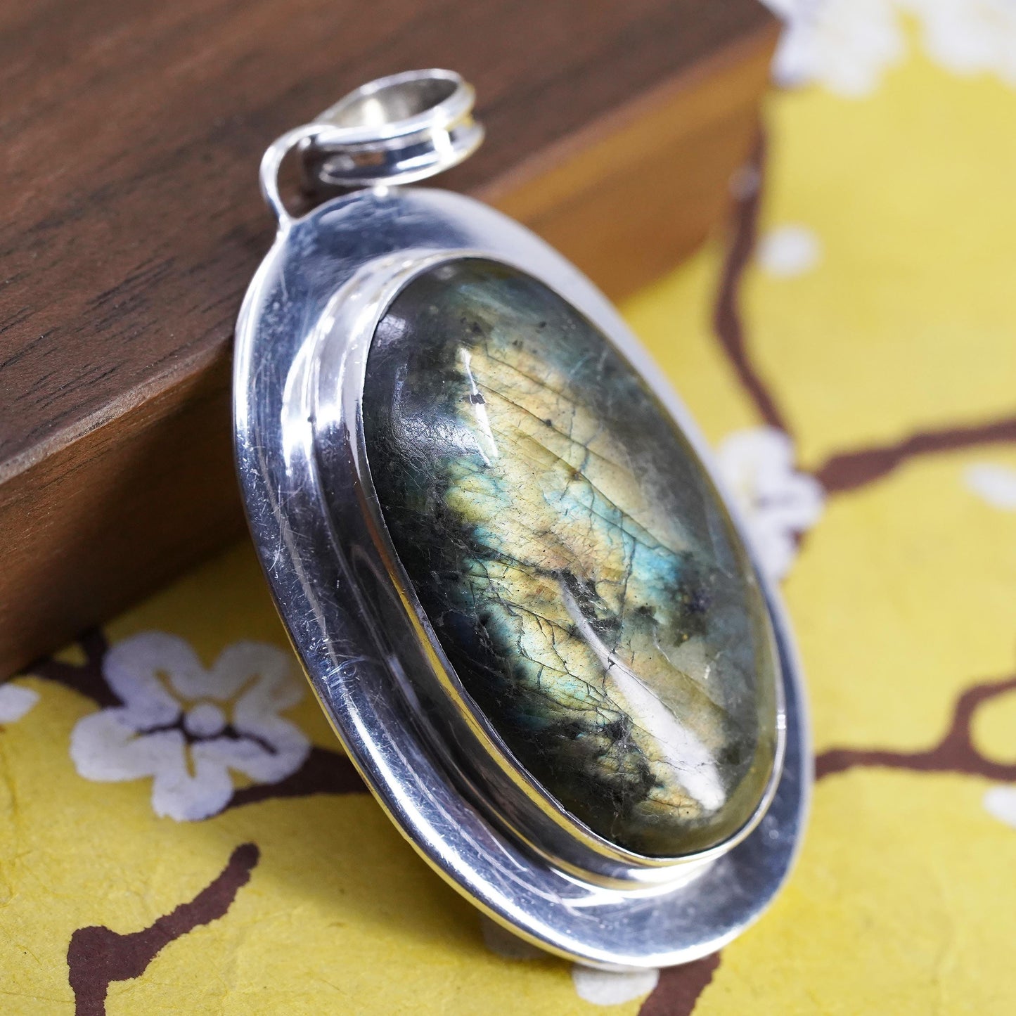 Vintage Sterling 925 silver handmade huge pendant with oval labradorite