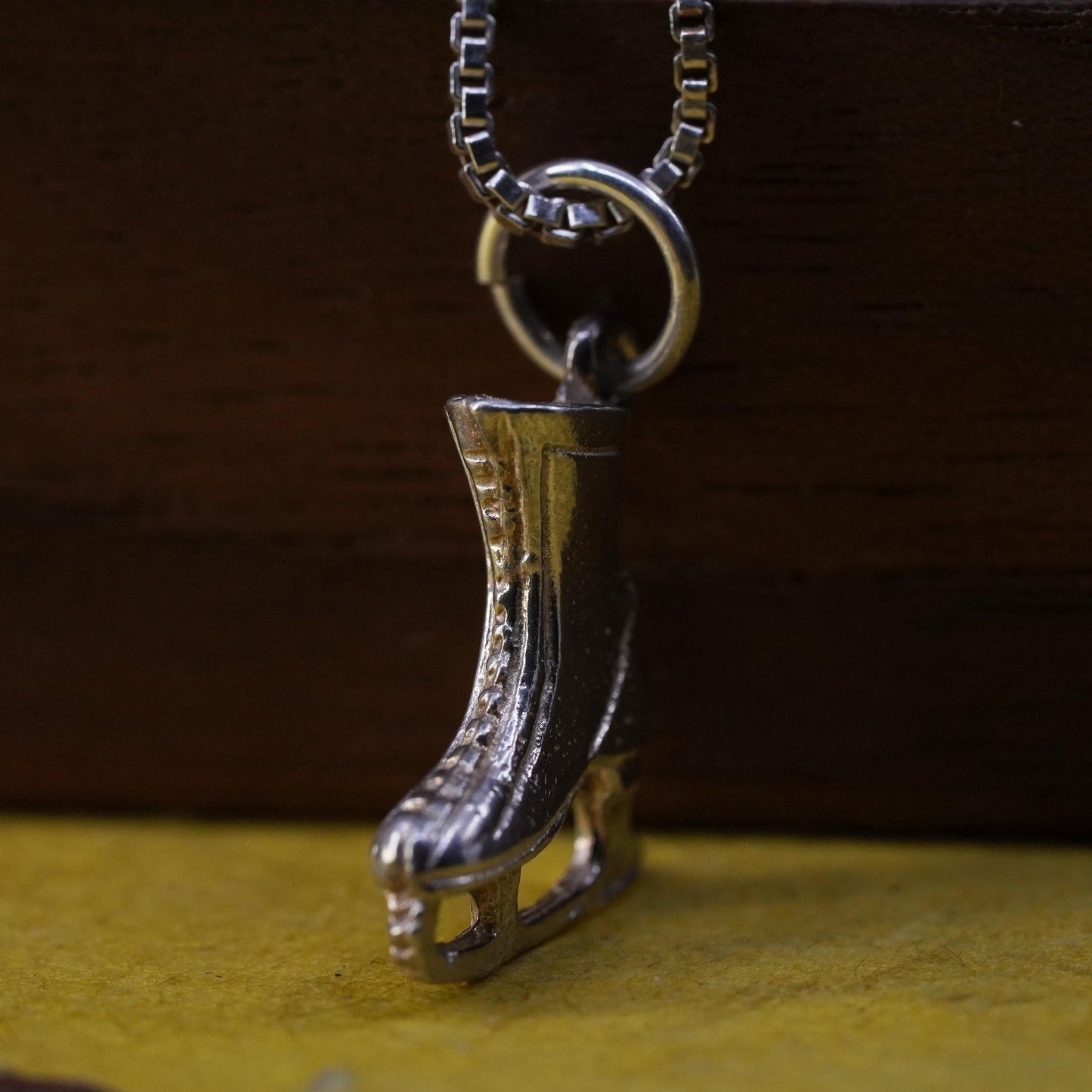 18” 1mm, vintage Italian Sterling silver necklace, 925 box chain w/ skiing shoe
