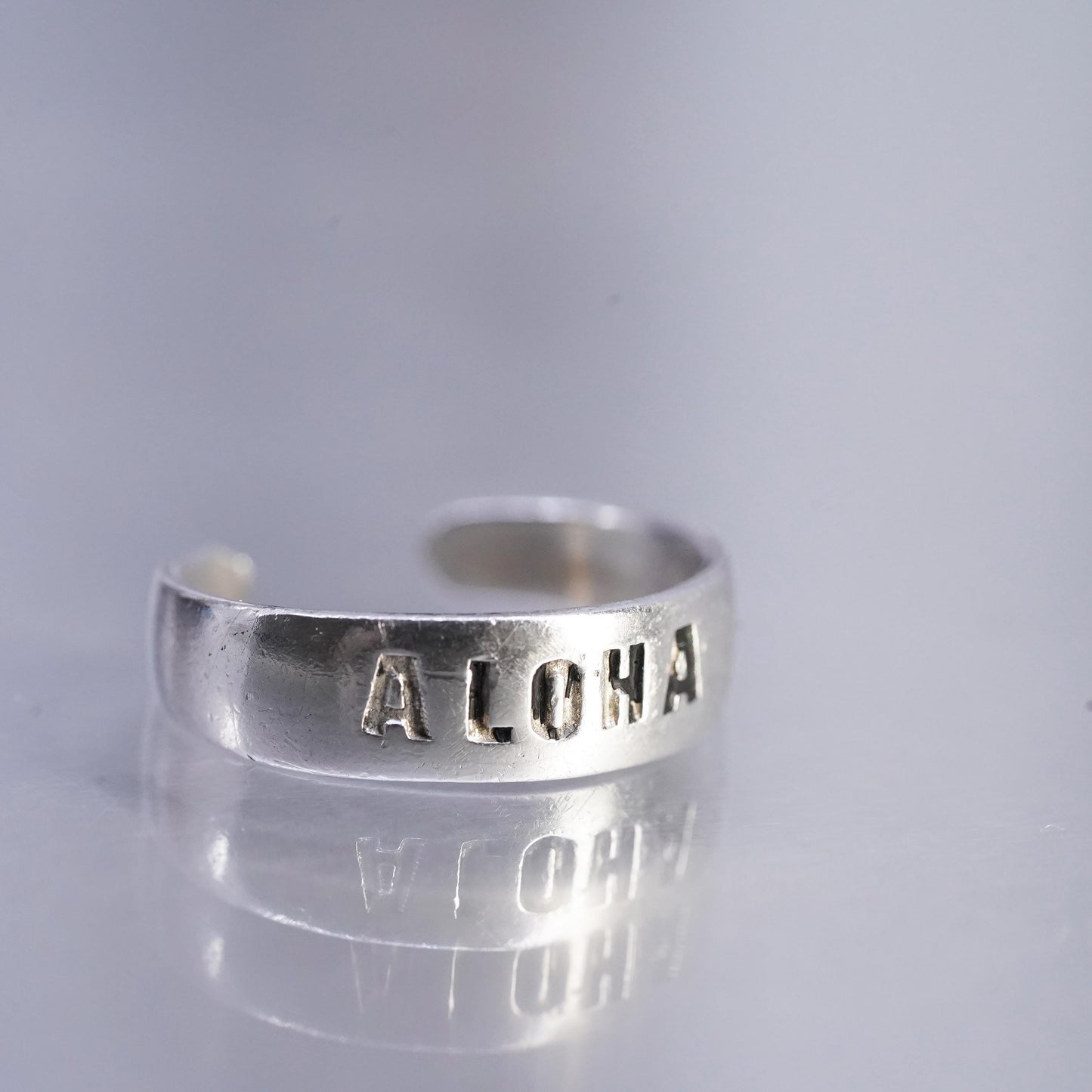 Size 2.75, VTG southwestern Sterling 925 silver ring, Hawaiian Aloha open band