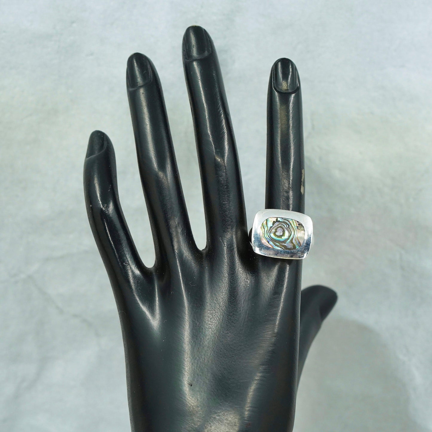Size 8, southwestern vintage 925 silver handmade ring with abalone inlay