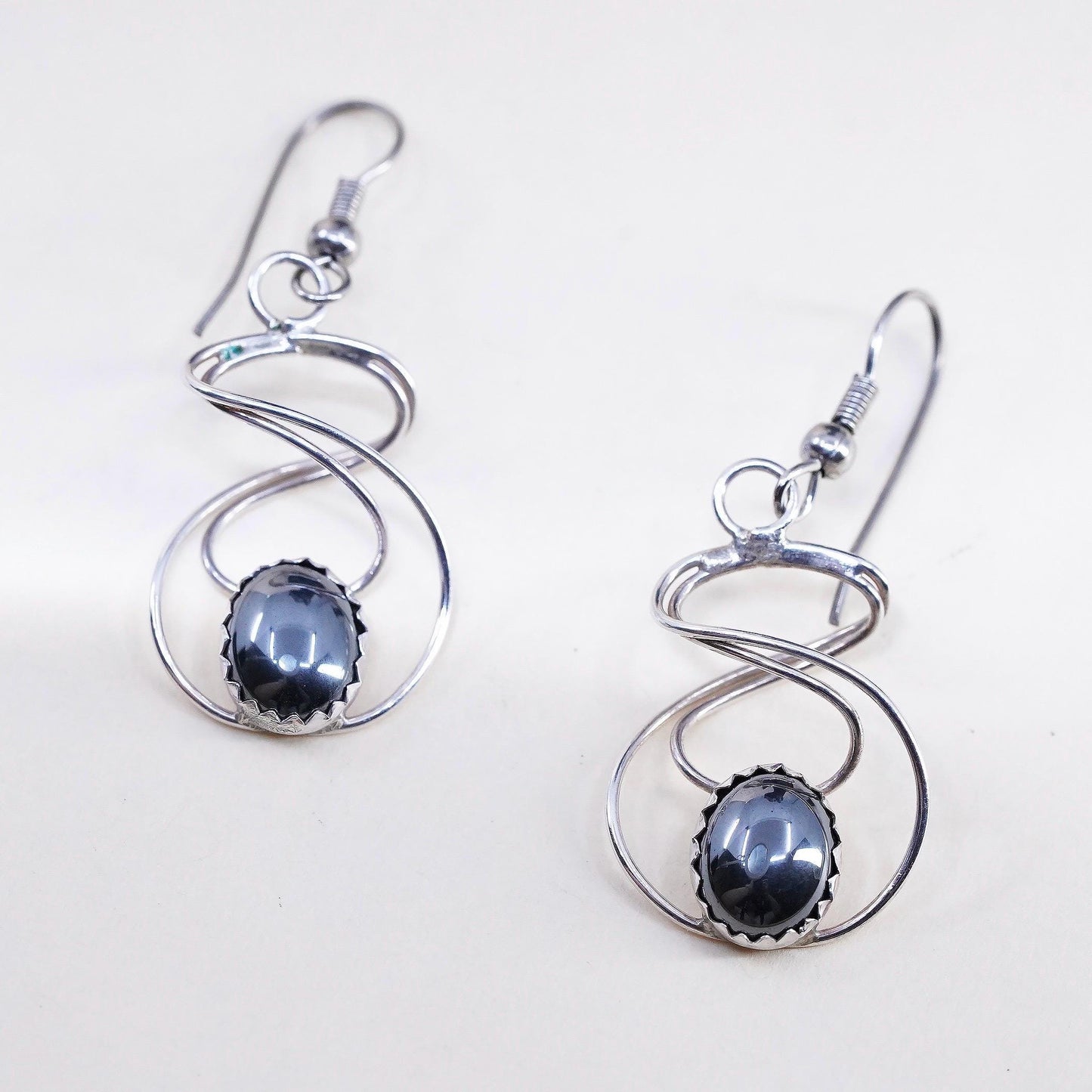 VTG Southwestern Sterling silver earrings, twisted 925 wired dangles hematite