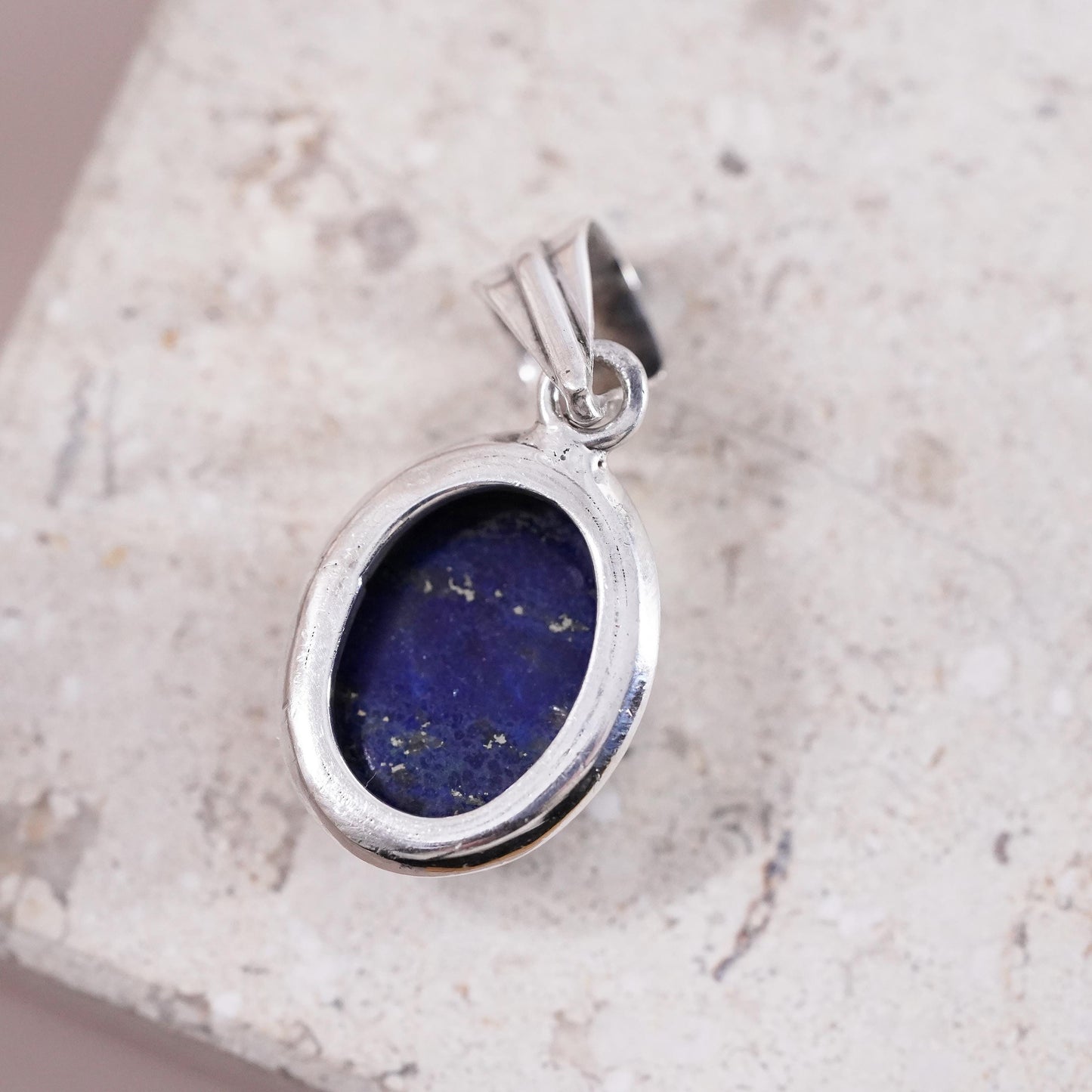 Vintage sterling 925 silver handmade pendant with oval shaped lapis lazuli
