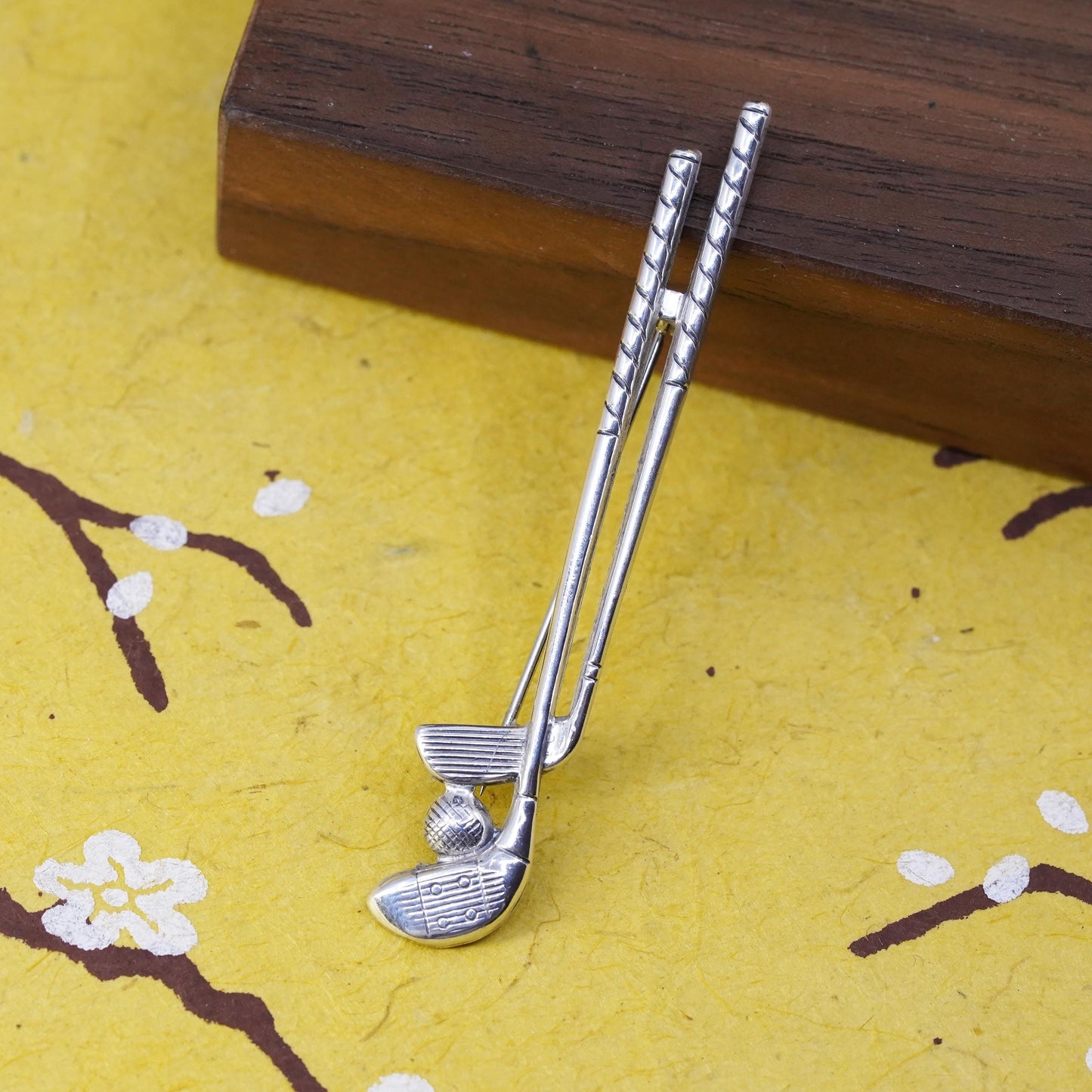 Vintage Mexico sterling silver golf clubs with ball pendant brooch