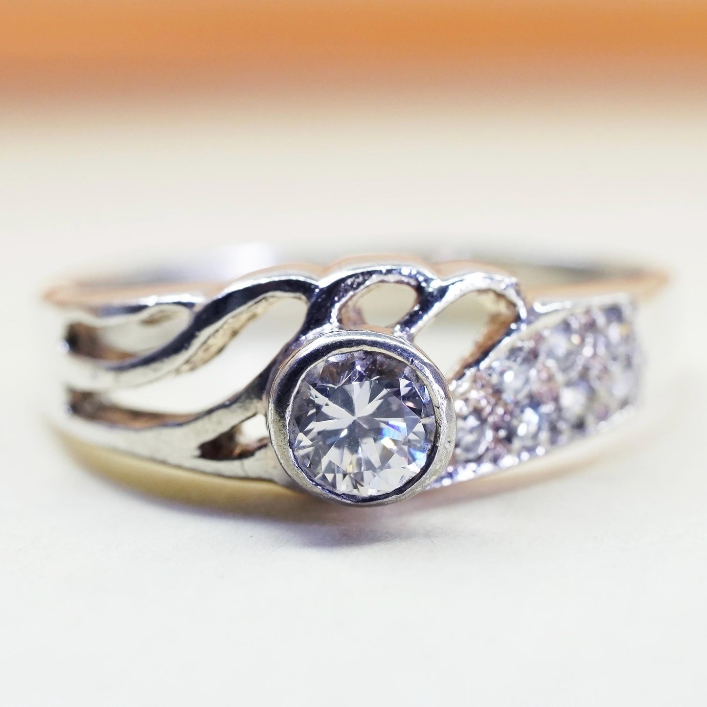 Size 7, Sterling 925 silver ring with round cut CZ and cluster cz