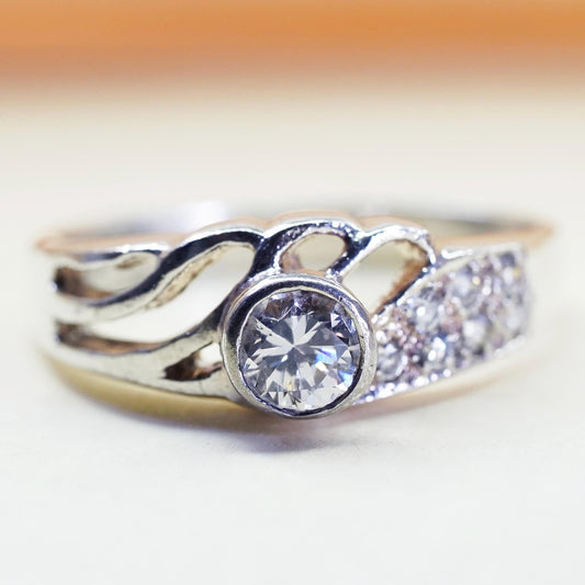 Size 7, Sterling 925 silver ring with round cut CZ and cluster cz