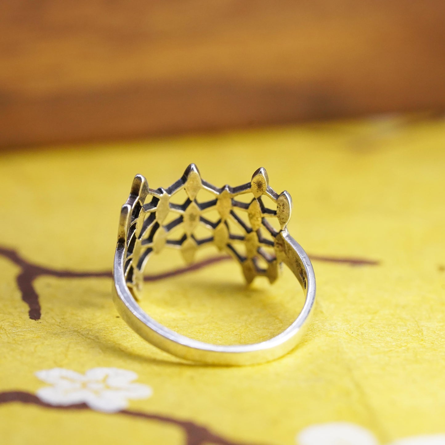 Size 5.75, vintage Sterling silver ring, southwestern style, 925 filigree band