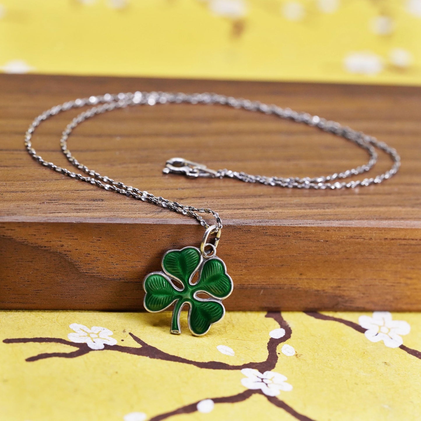 16”, Sterling silver necklace, 925 twisted s link chain enamel clover pendant